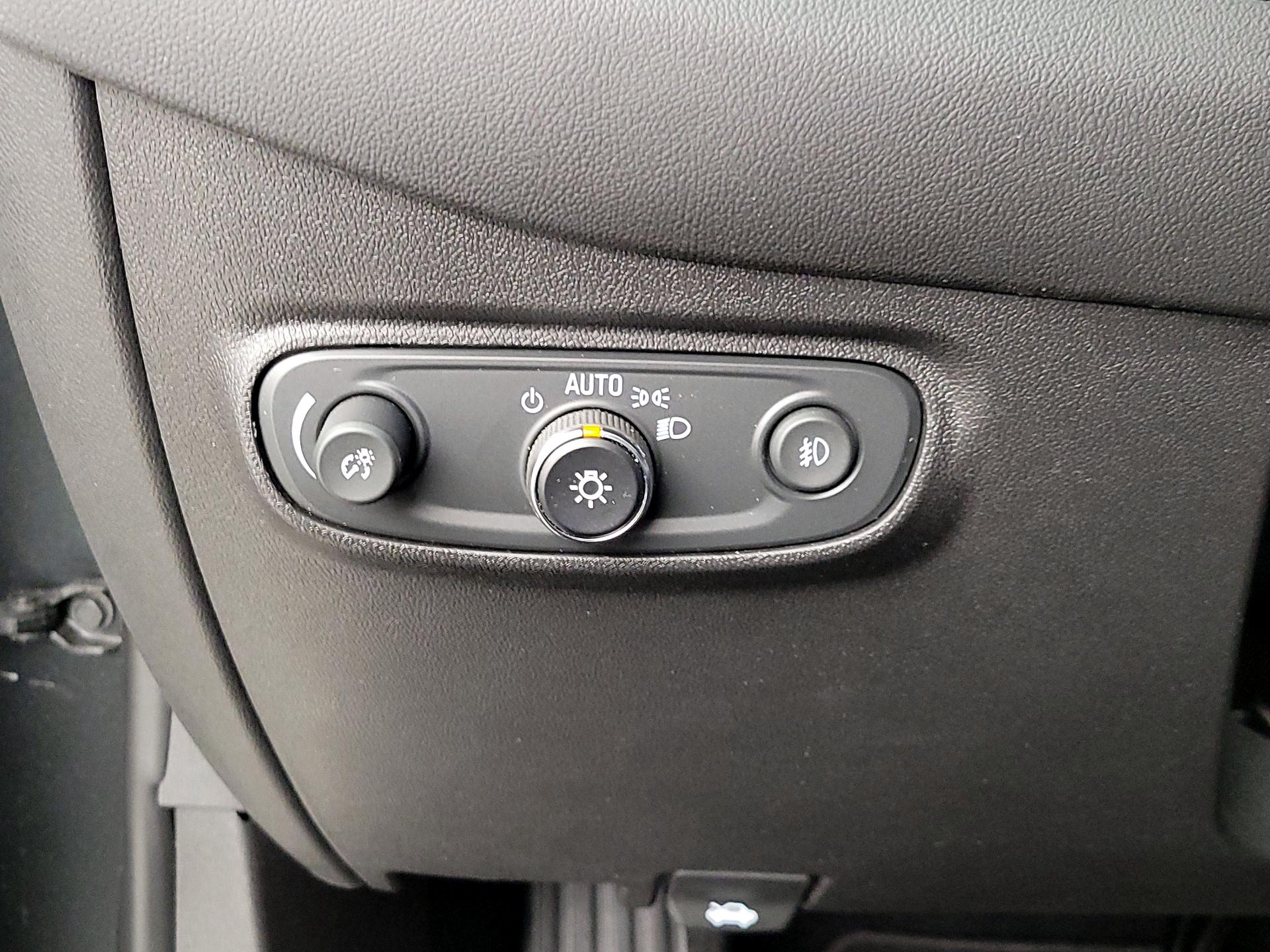 Thumbnail: 2020 Chevrolet Equinox - 13