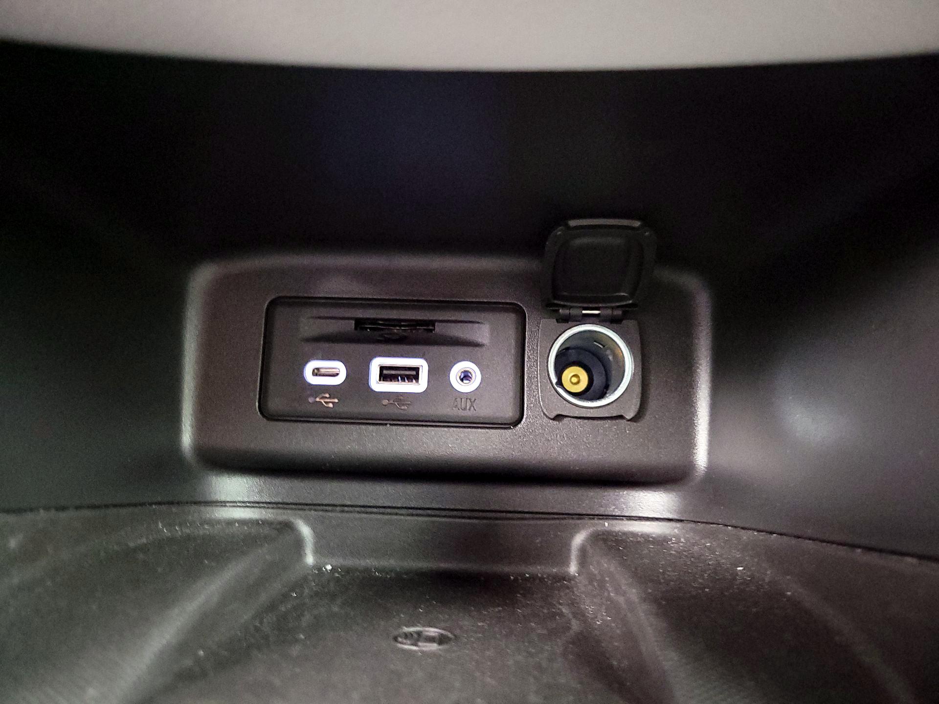 Thumbnail: 2020 Chevrolet Equinox - 18