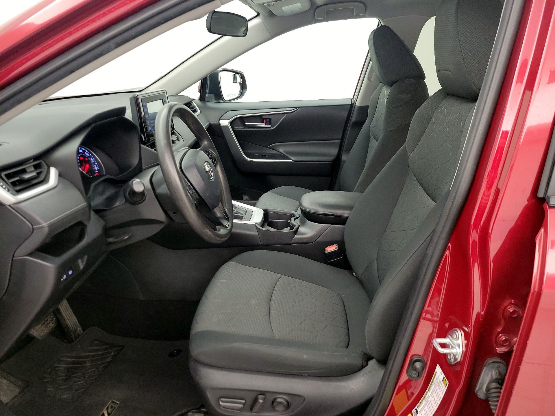 Thumbnail: 2021 Toyota RAV4 - 11