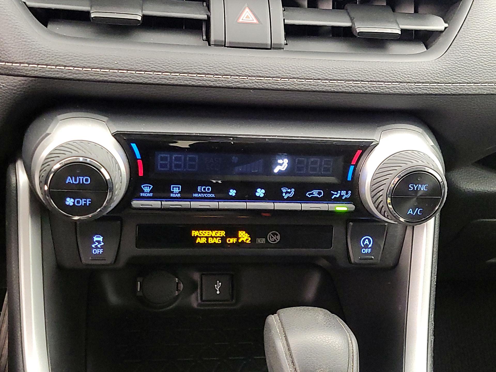 Thumbnail: 2021 Toyota RAV4 - 16