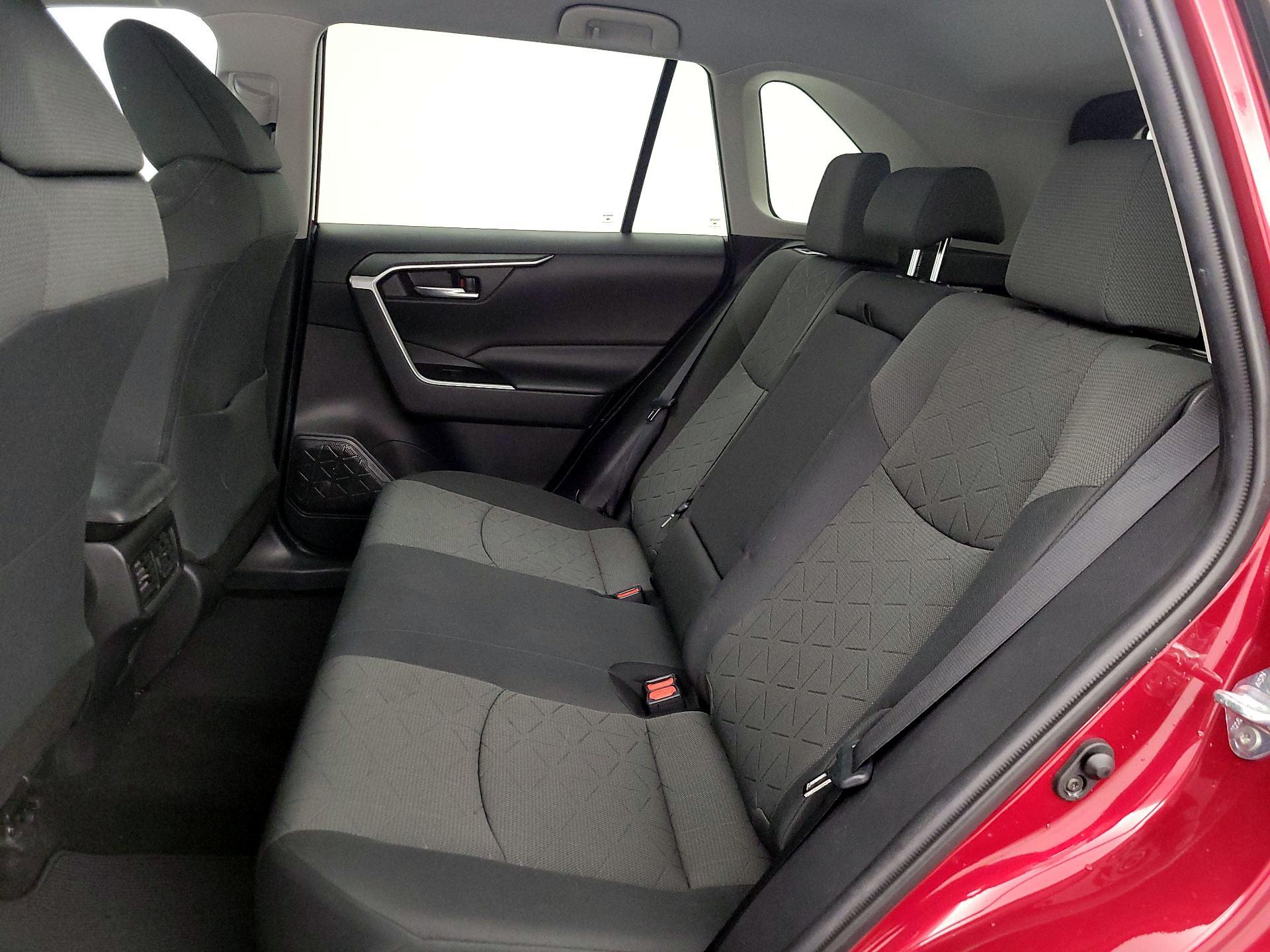 Thumbnail: 2021 Toyota RAV4 - 19