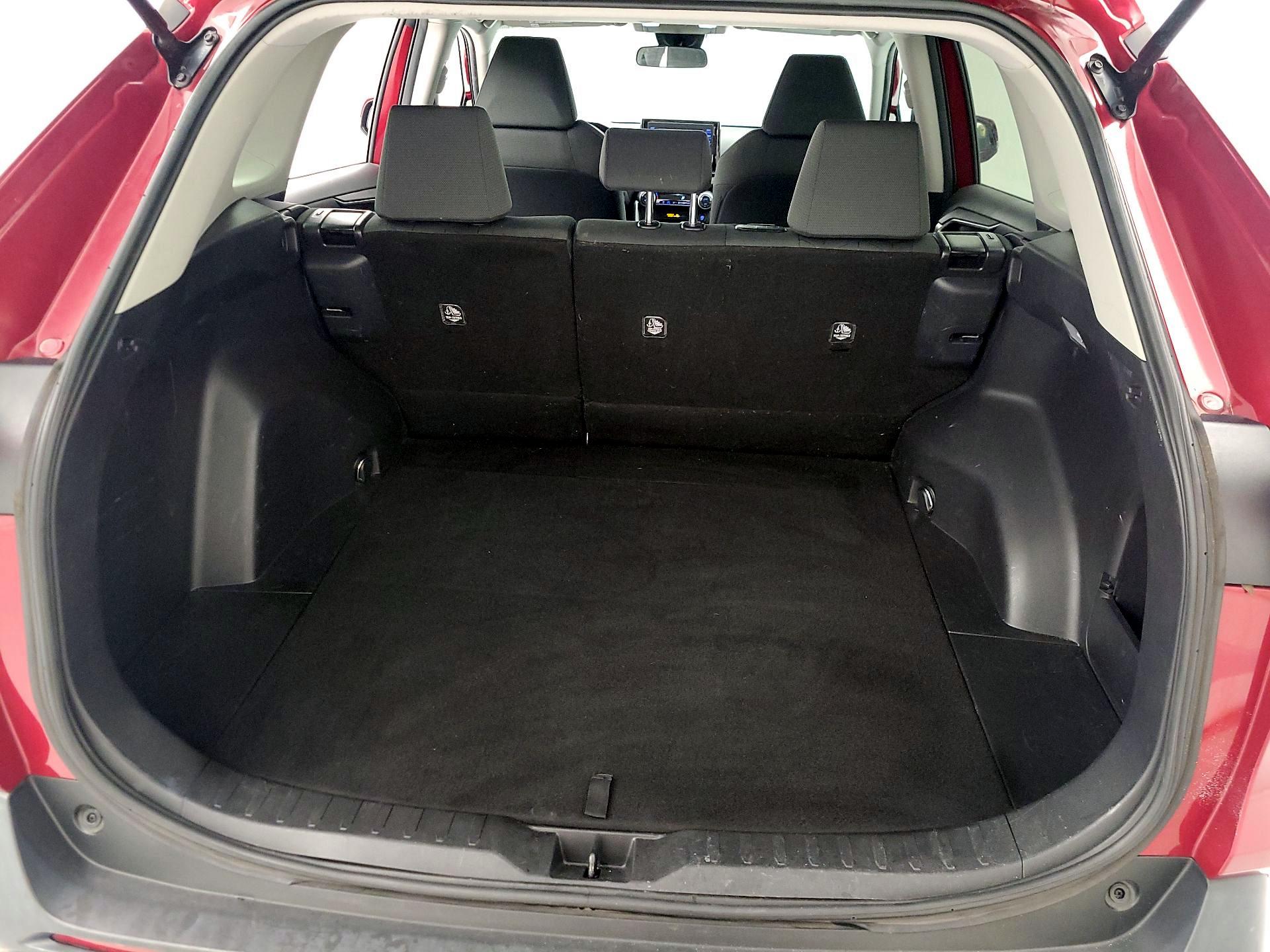 Thumbnail: 2021 Toyota RAV4 - 20