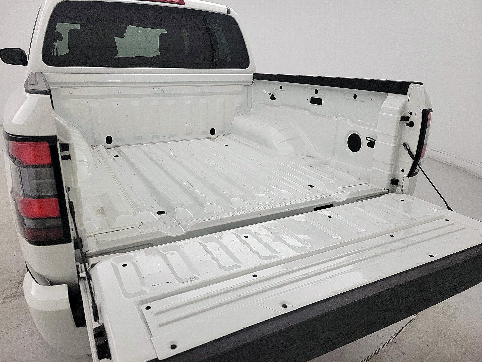 Thumbnail: 2023 Nissan Frontier - 20