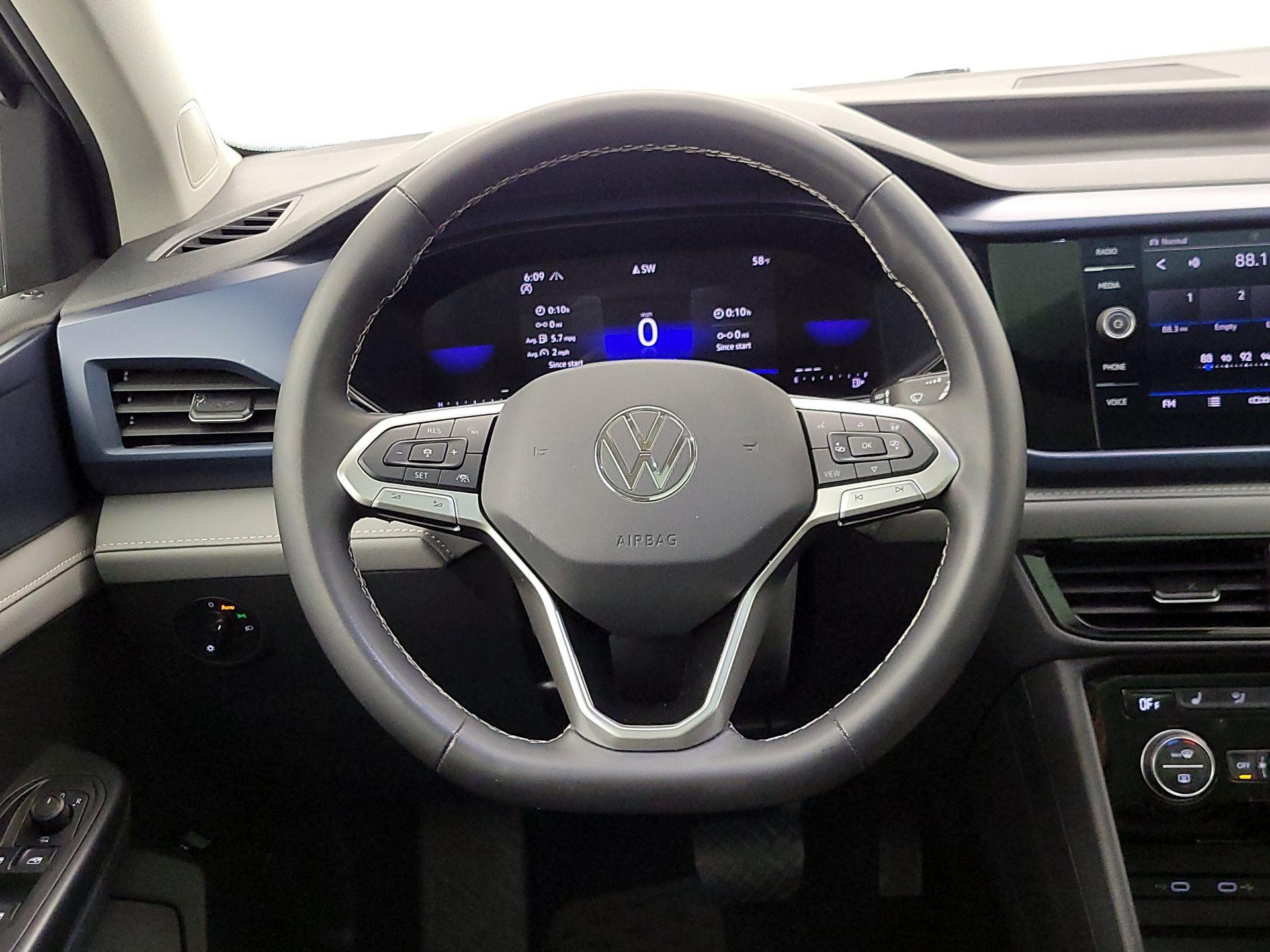 Thumbnail: 2024 Volkswagen Taos - 10