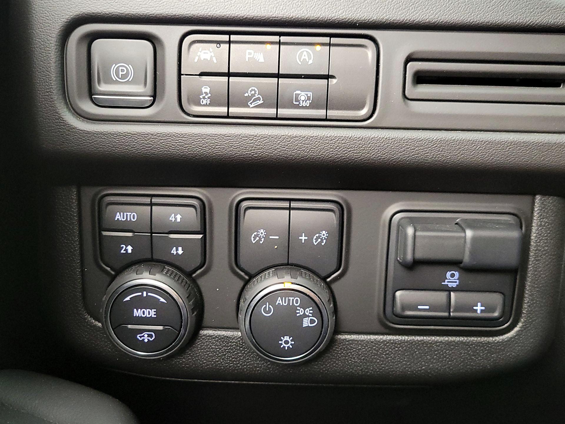 Thumbnail: 2023 Chevrolet Suburban - 13