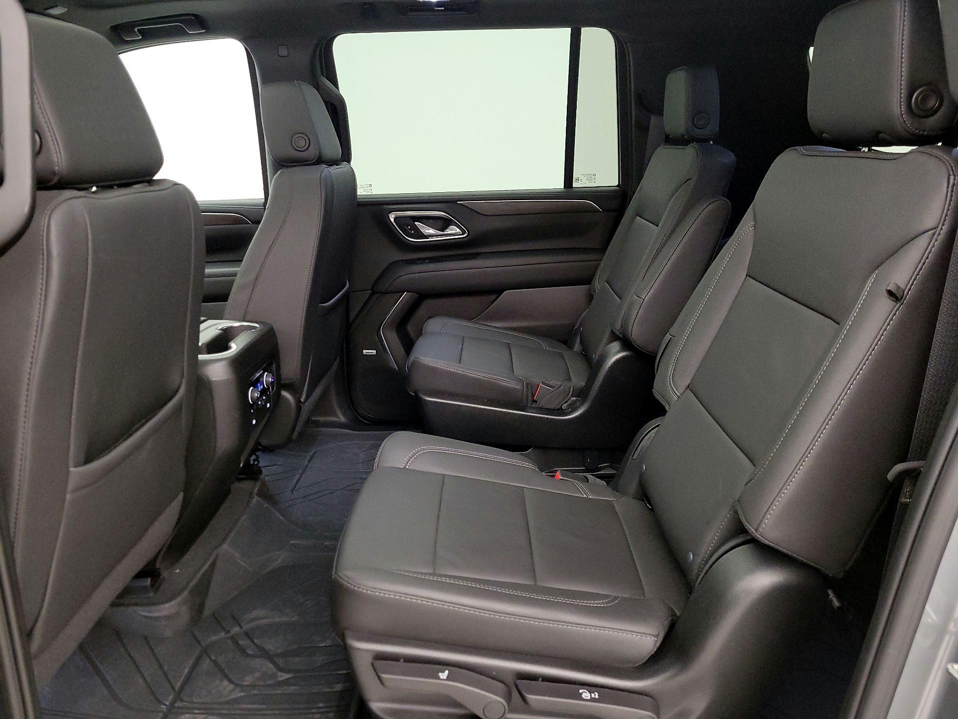 Thumbnail: 2023 Chevrolet Suburban - 20