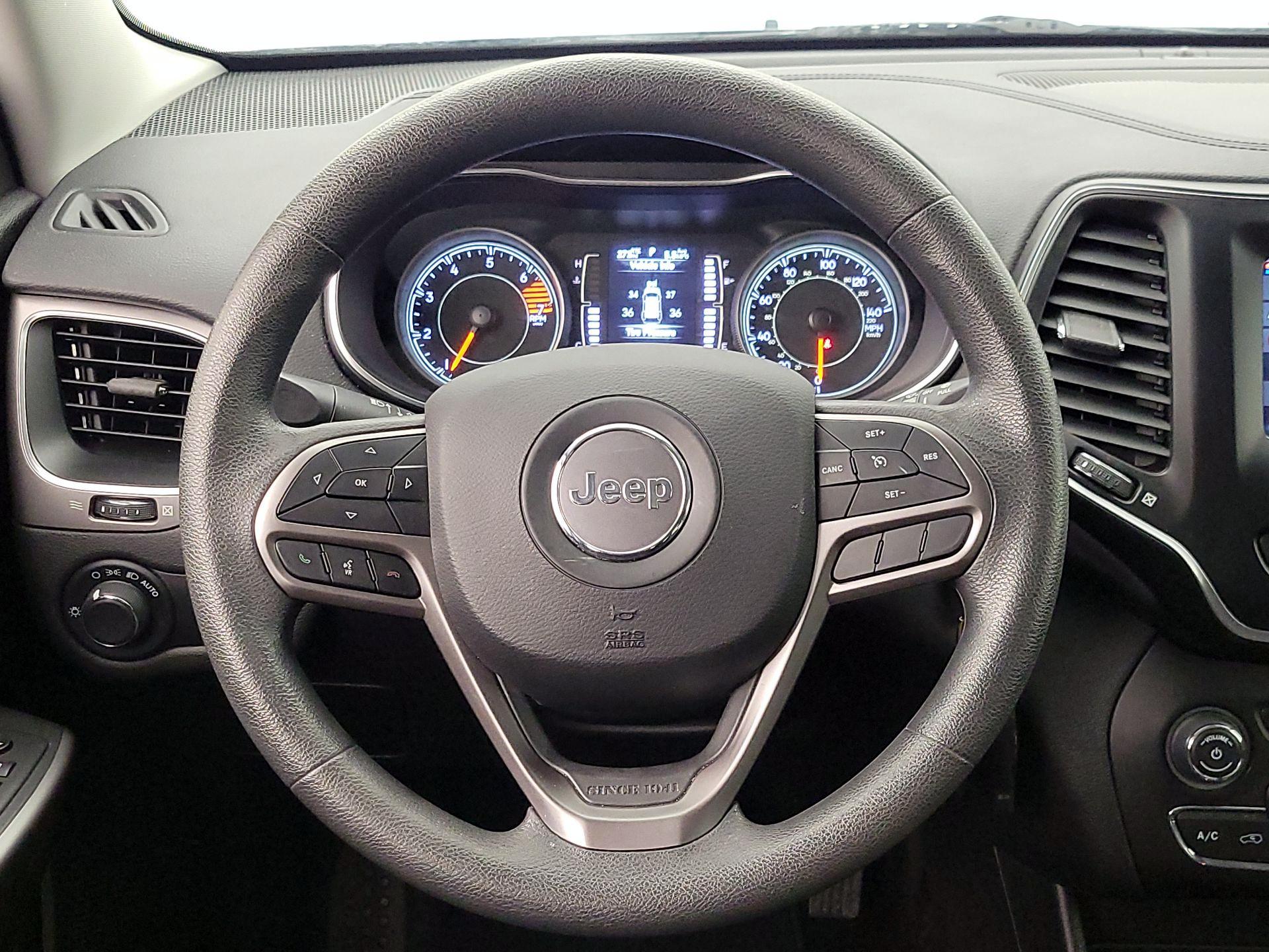 Thumbnail: 2021 Jeep Cherokee - 10