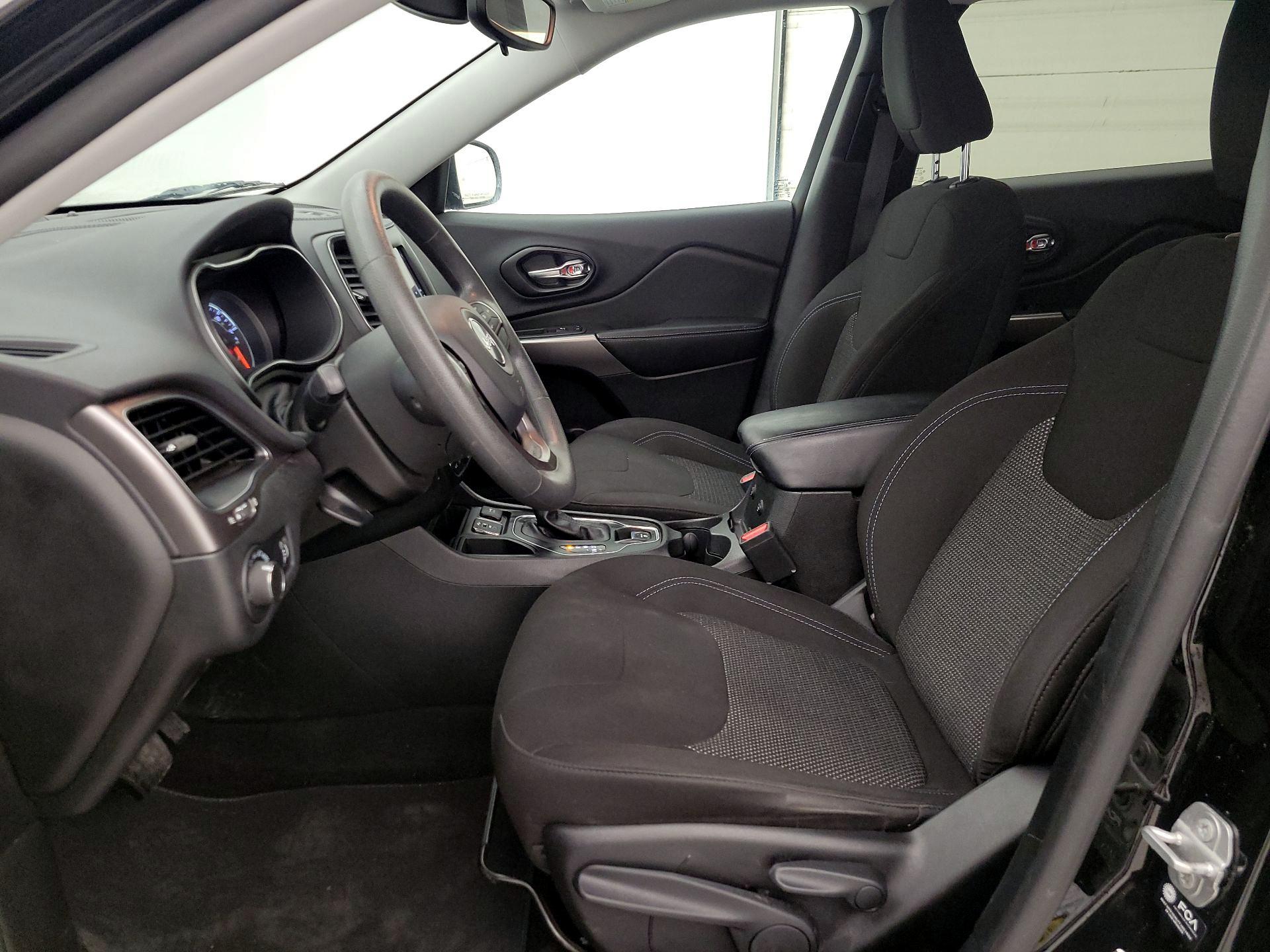 Thumbnail: 2021 Jeep Cherokee - 11