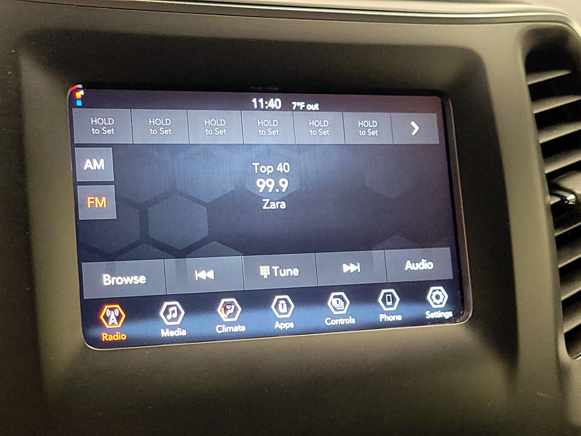 Thumbnail: 2021 Jeep Cherokee - 15