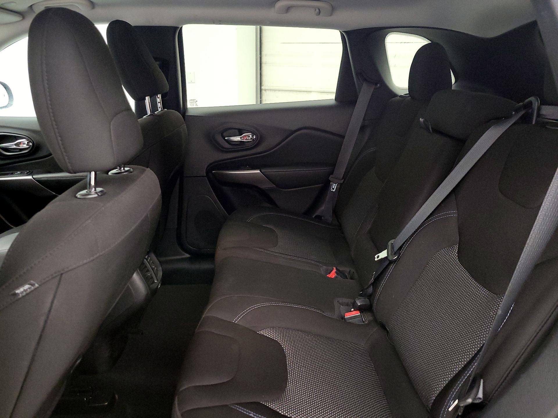 Thumbnail: 2021 Jeep Cherokee - 19