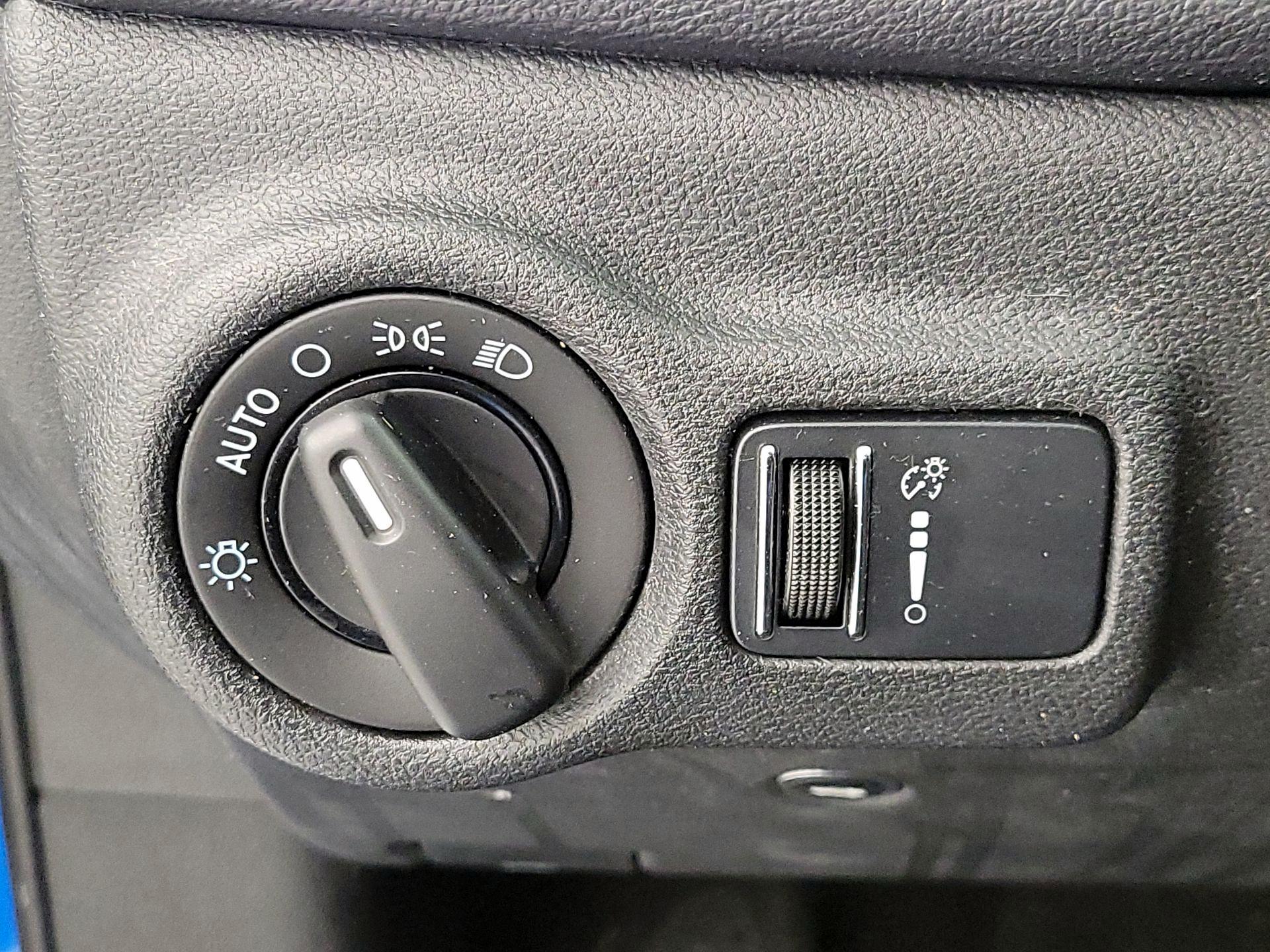 Thumbnail: 2015 Dodge Dart - 13