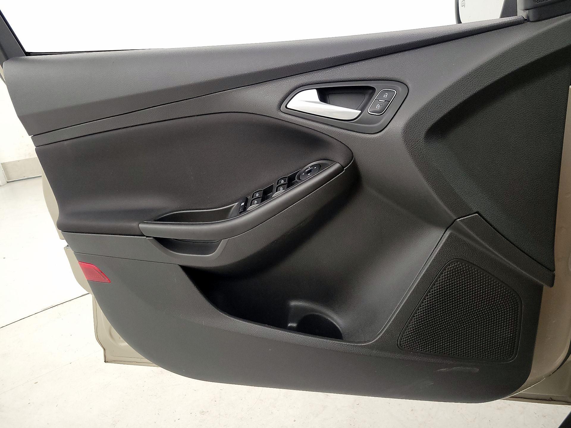 Thumbnail: 2018 Ford Focus - 12