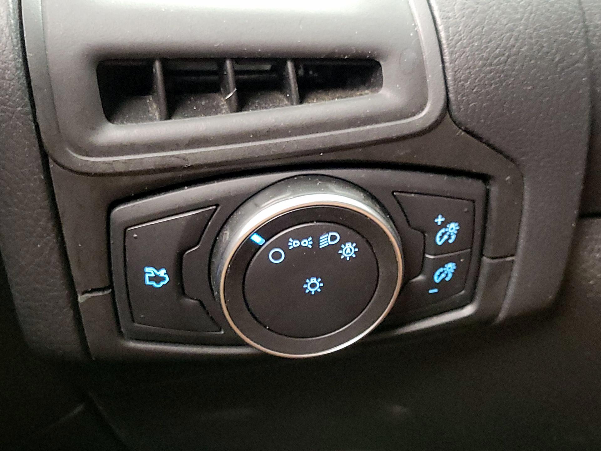 Thumbnail: 2018 Ford Focus - 13