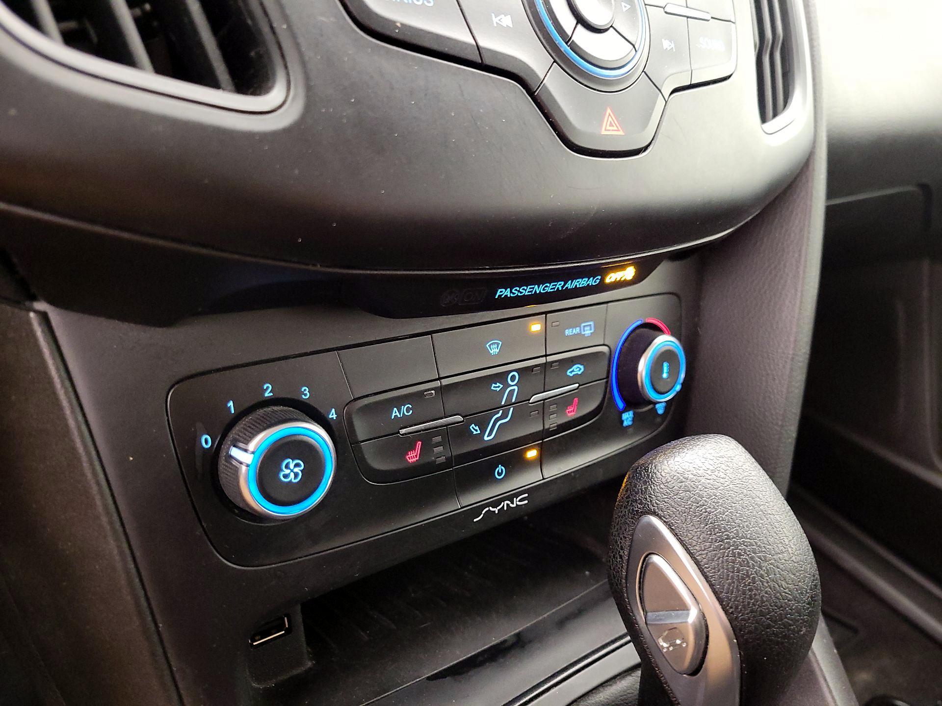 Thumbnail: 2018 Ford Focus - 16