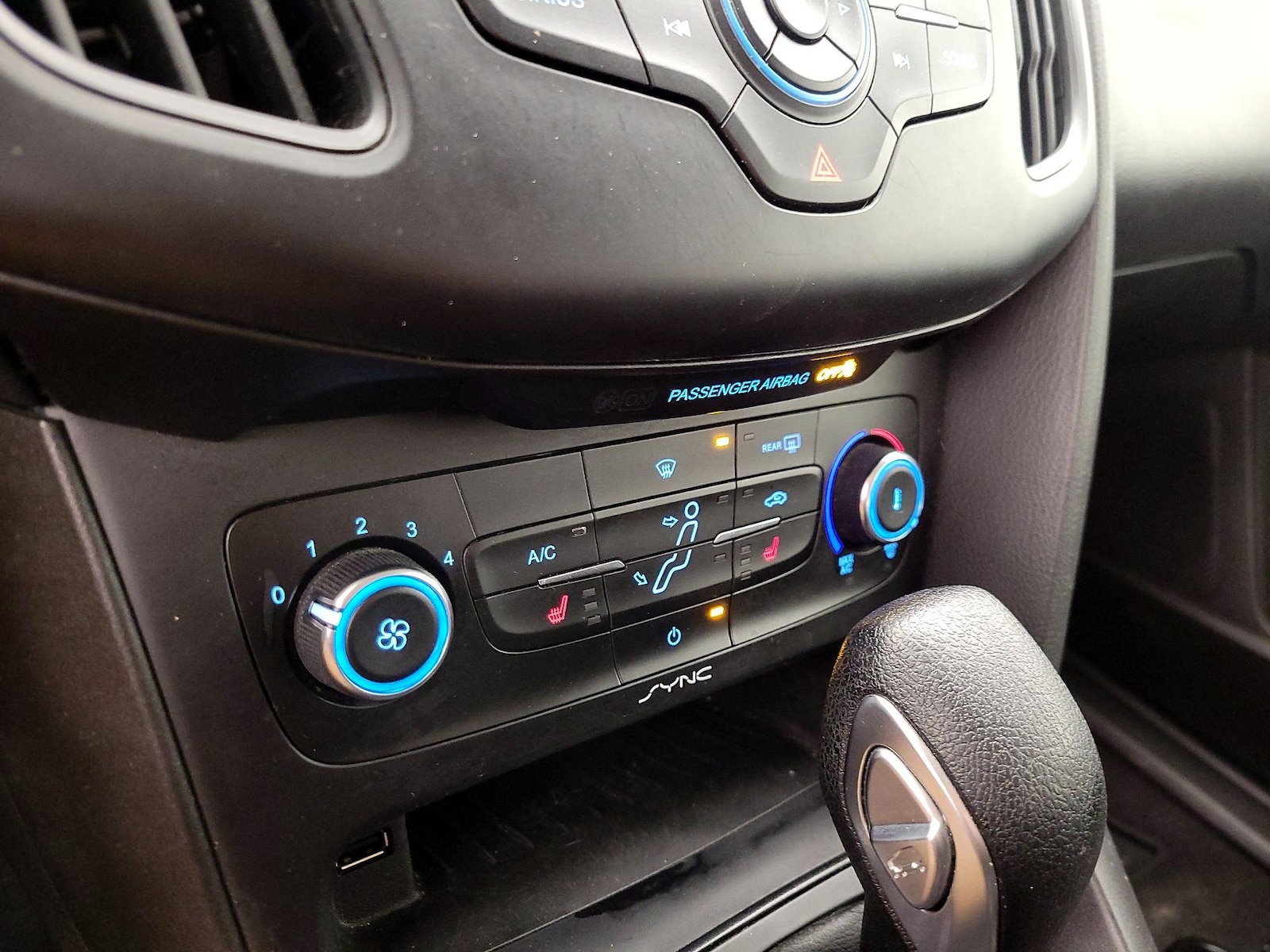 2018 Ford Focus SE - Photo 17