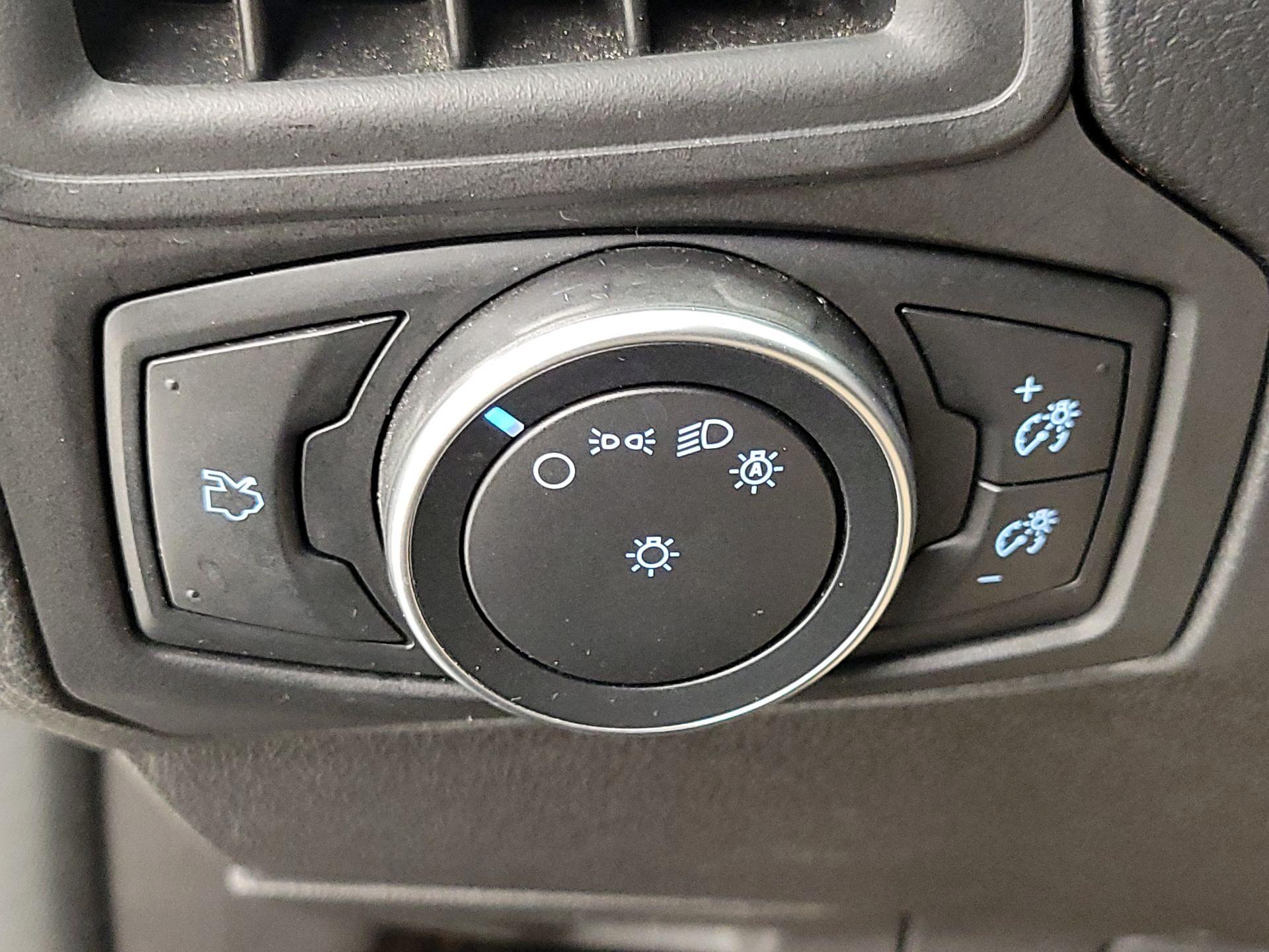 Thumbnail: 2017 Ford Focus - 13