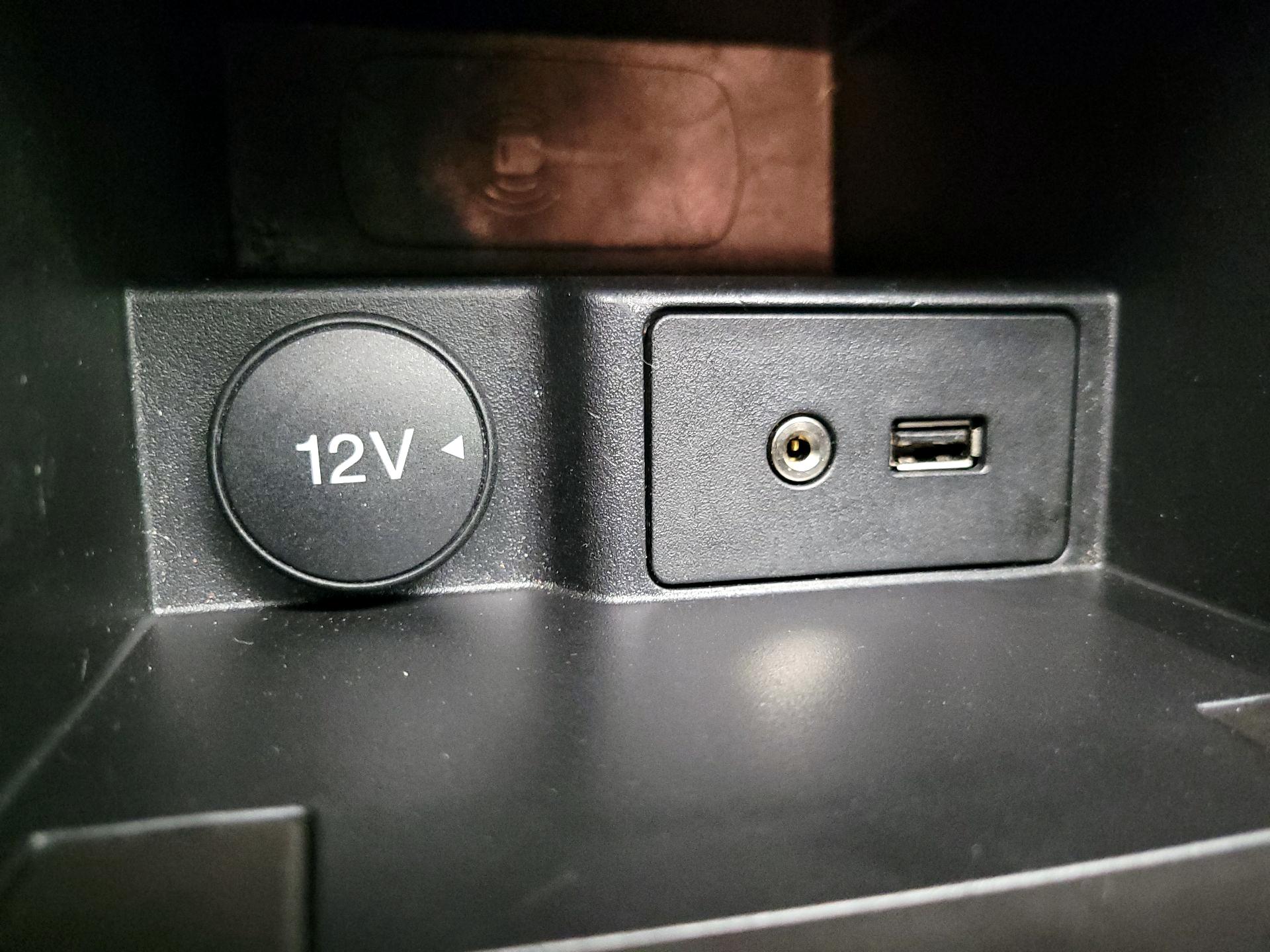 Thumbnail: 2017 Ford Focus - 18