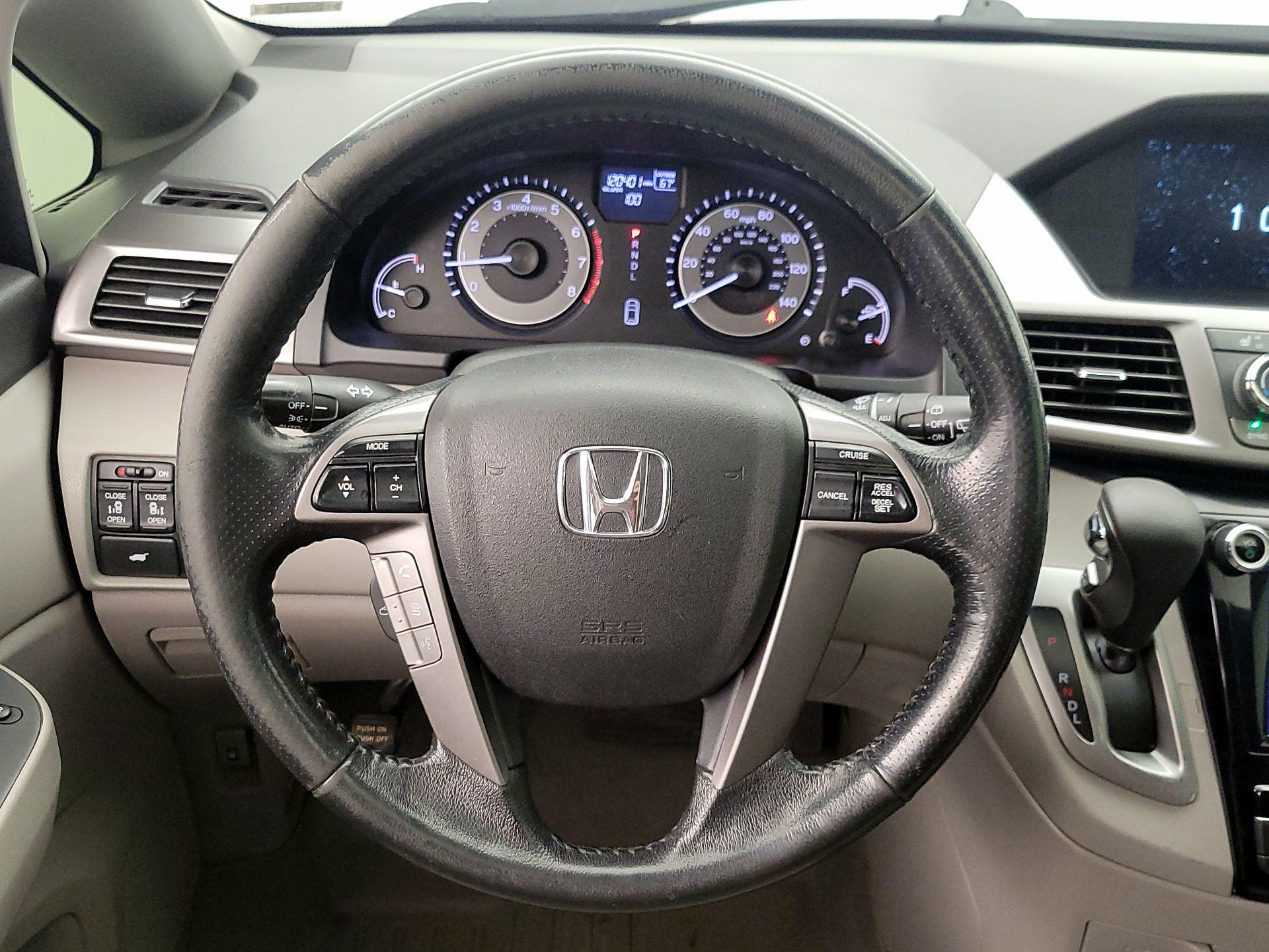 Thumbnail: 2015 Honda Odyssey - 10