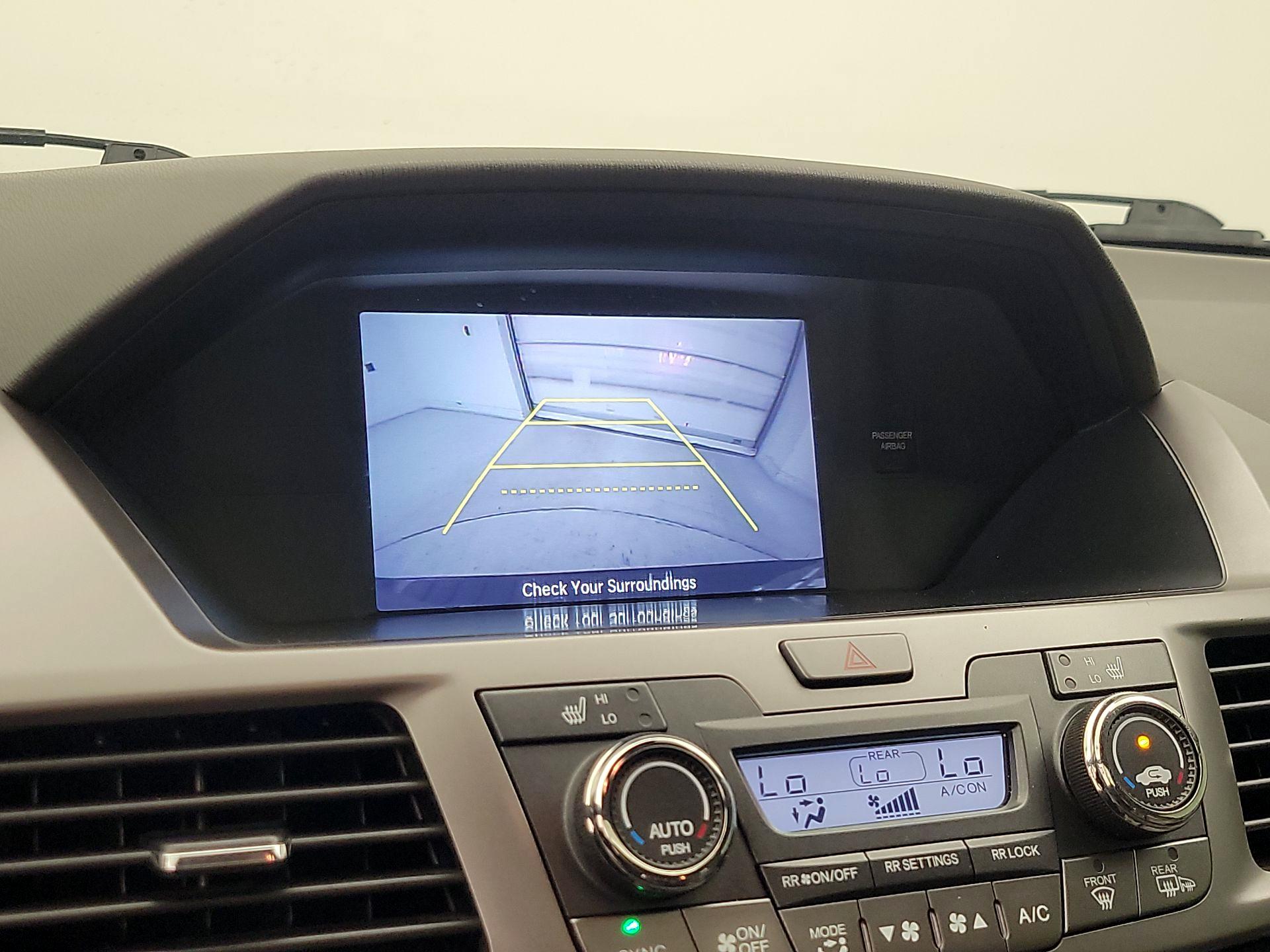 Thumbnail: 2015 Honda Odyssey - 14