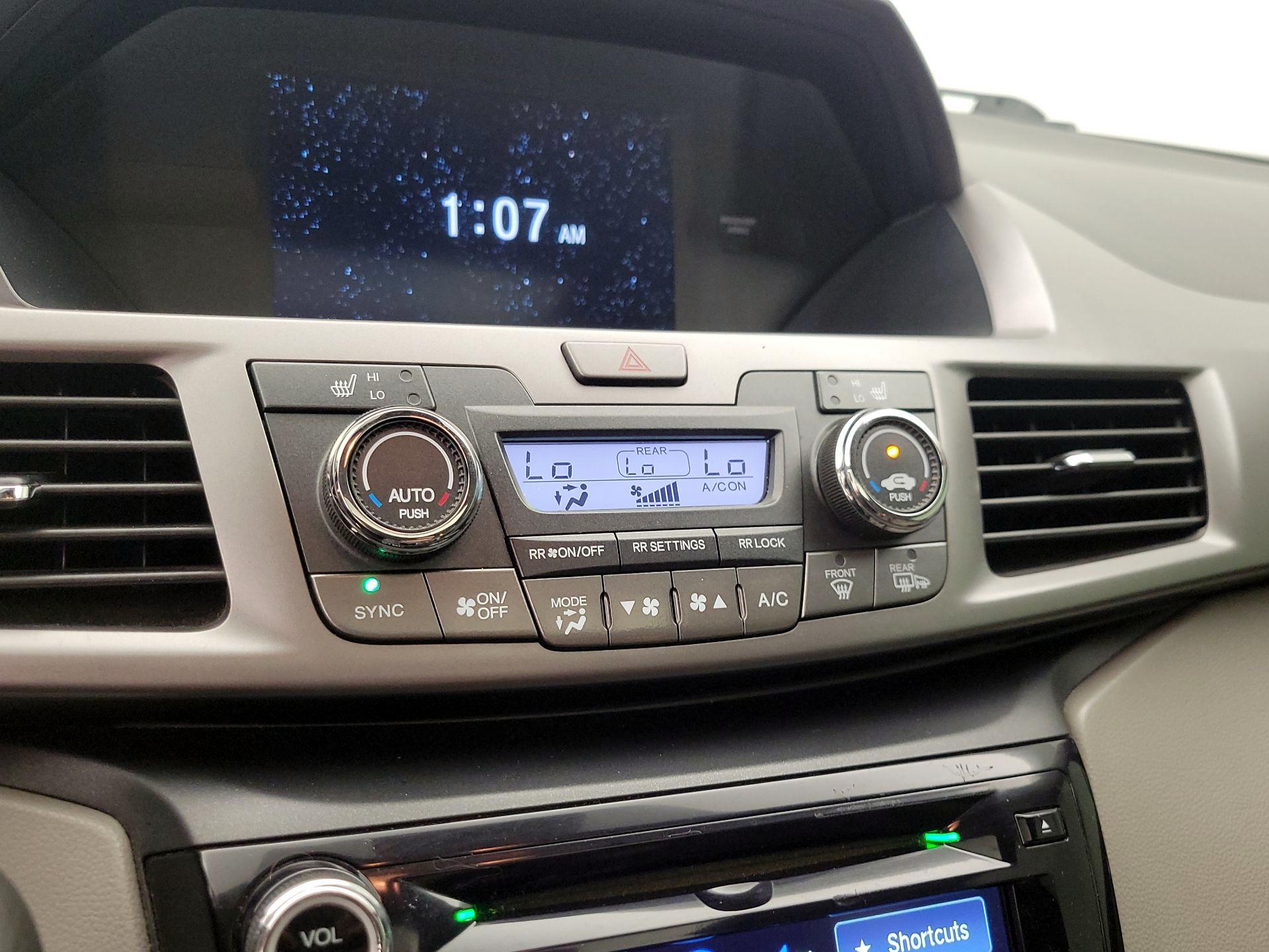 Thumbnail: 2015 Honda Odyssey - 16