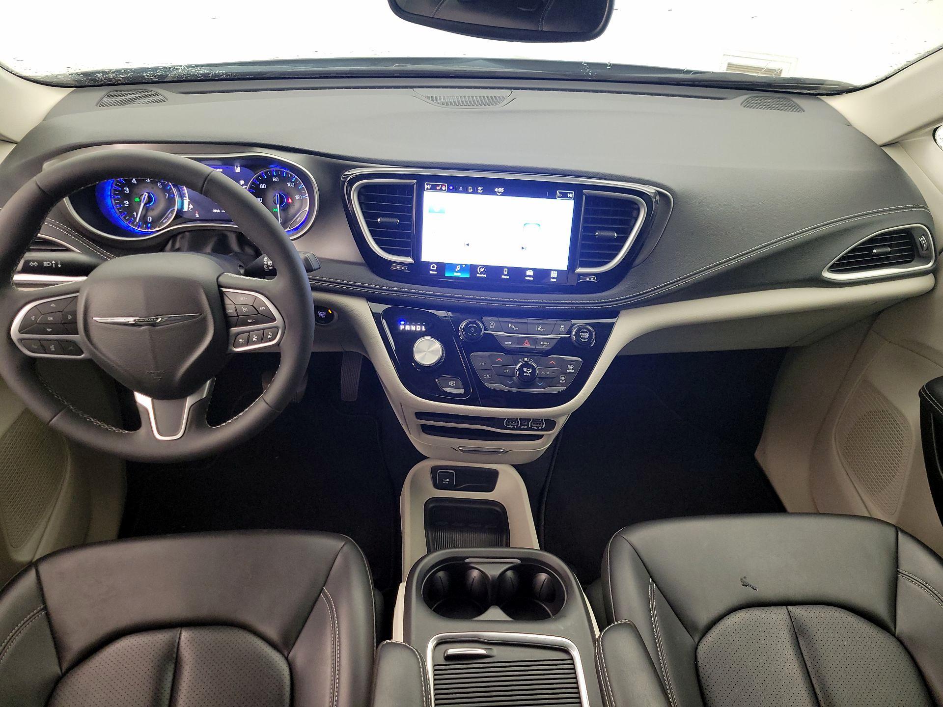 Thumbnail: 2023 Chrysler Pacifica - 9