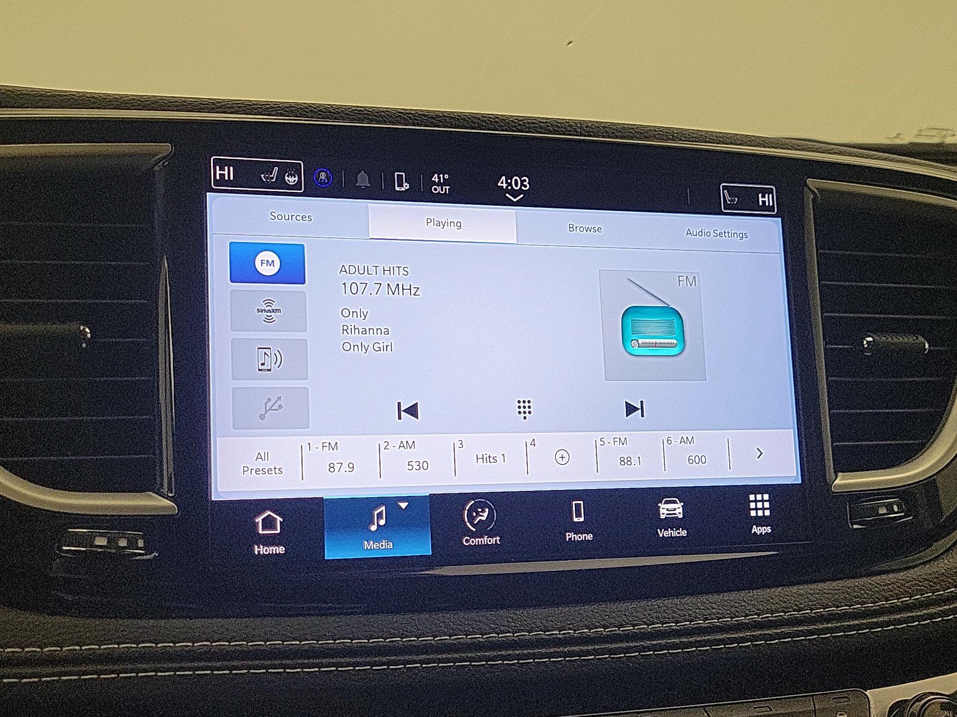 Thumbnail: 2023 Chrysler Pacifica - 15