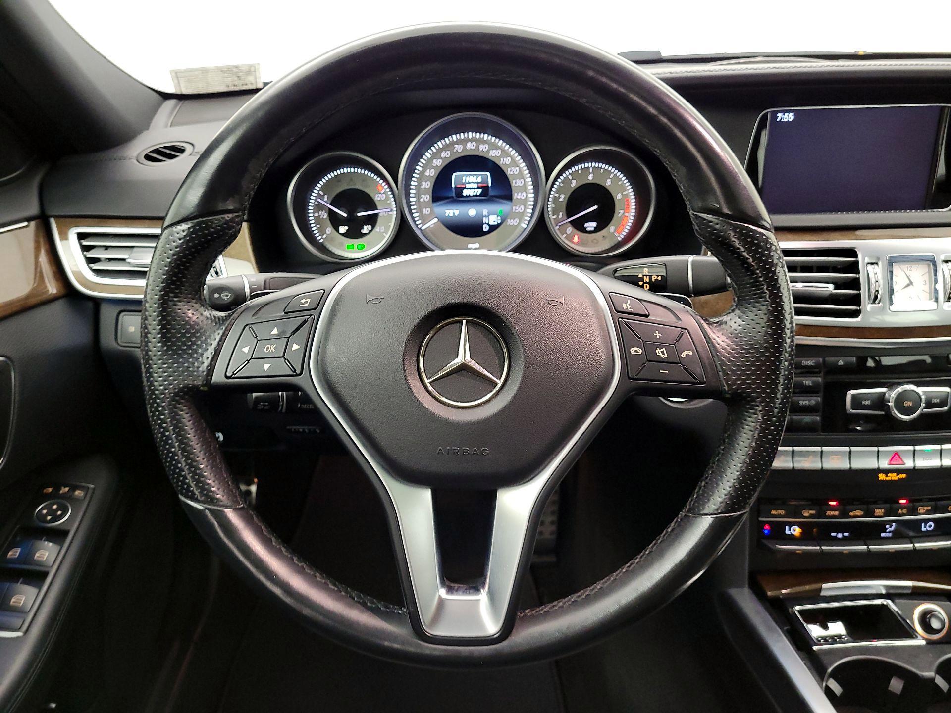 Thumbnail: 2015 Mercedes-Benz E-Class - 10