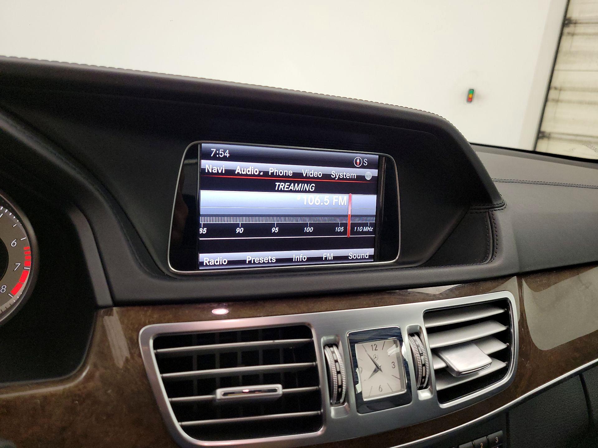 Thumbnail: 2015 Mercedes-Benz E-Class - 15