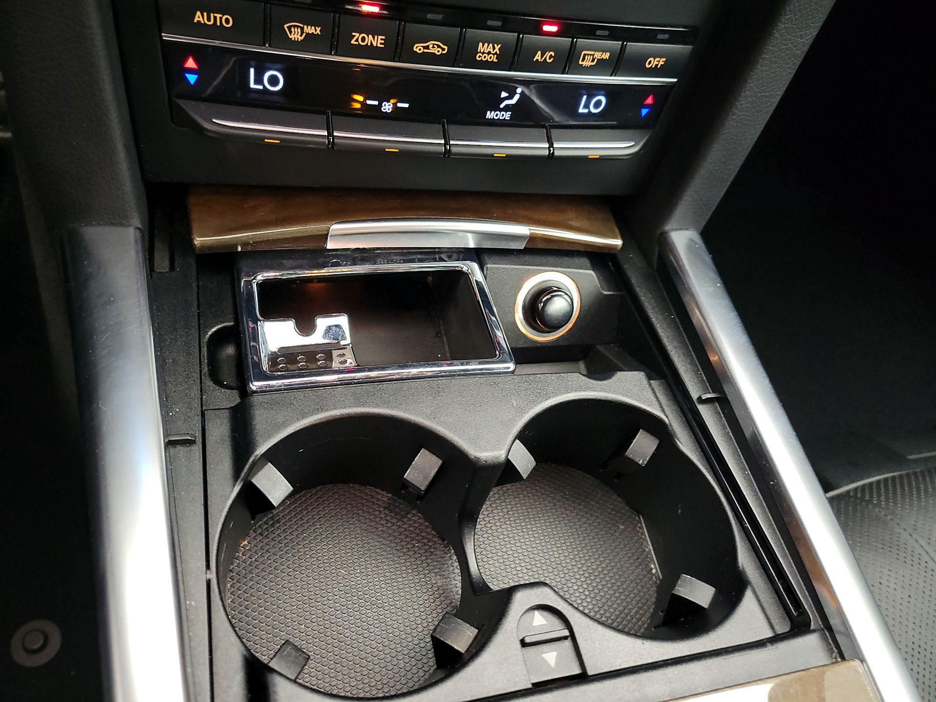 Thumbnail: 2015 Mercedes-Benz E-Class - 18