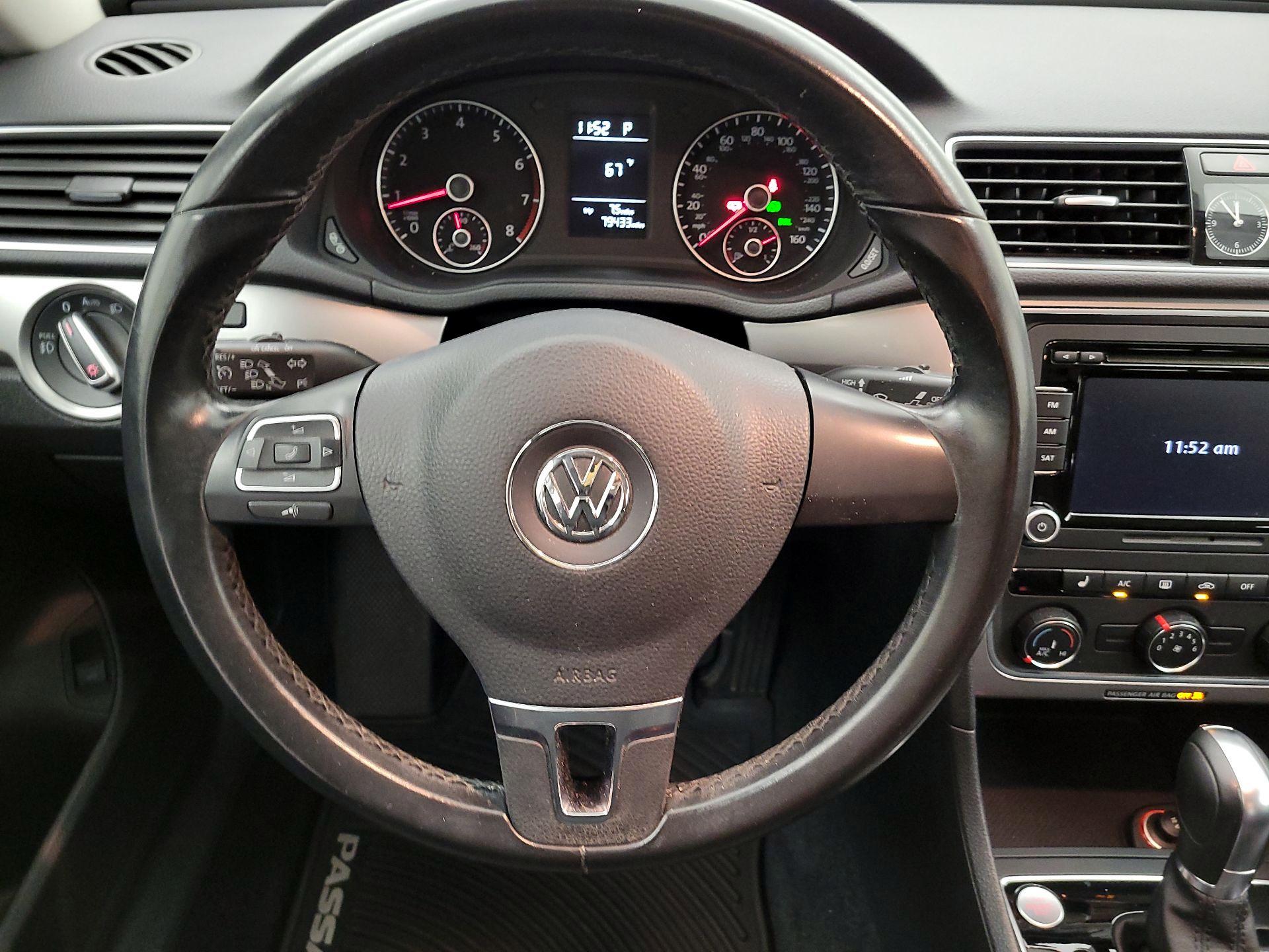 Thumbnail: 2015 Volkswagen Passat - 10