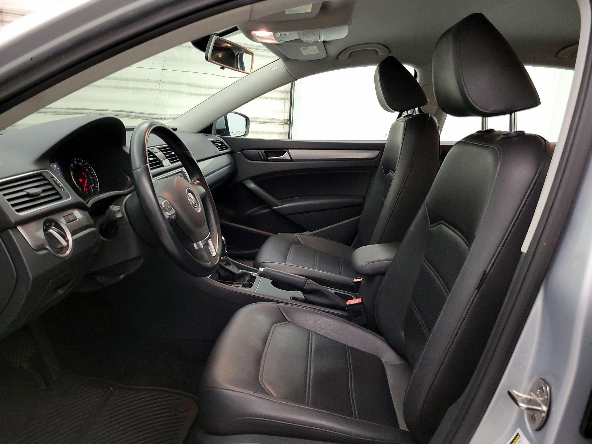 Thumbnail: 2015 Volkswagen Passat - 11