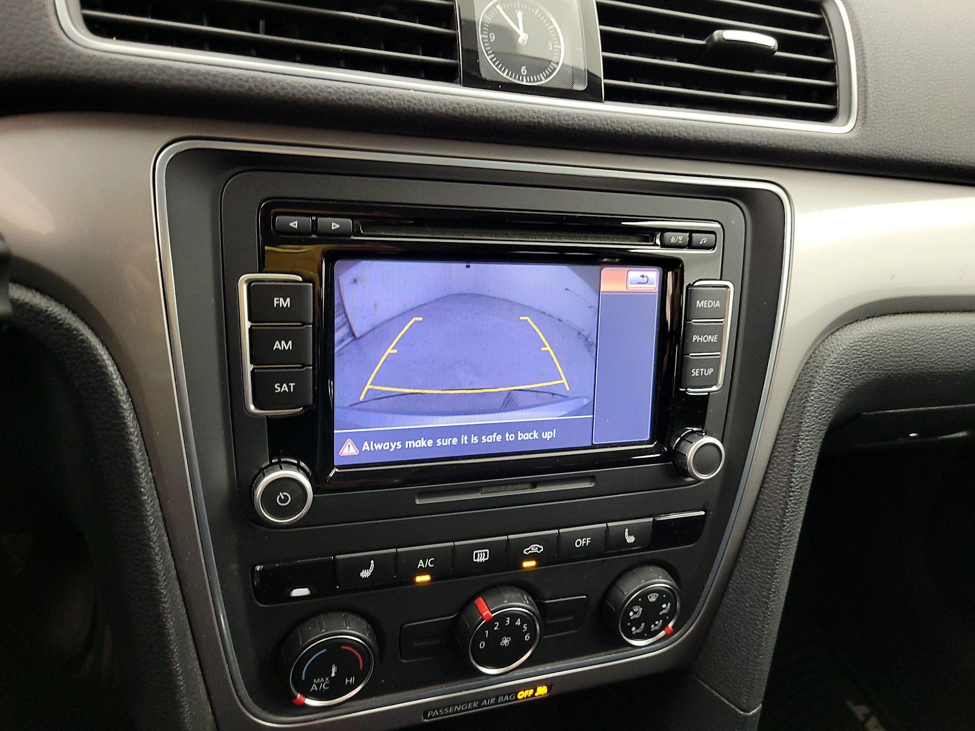Thumbnail: 2015 Volkswagen Passat - 14