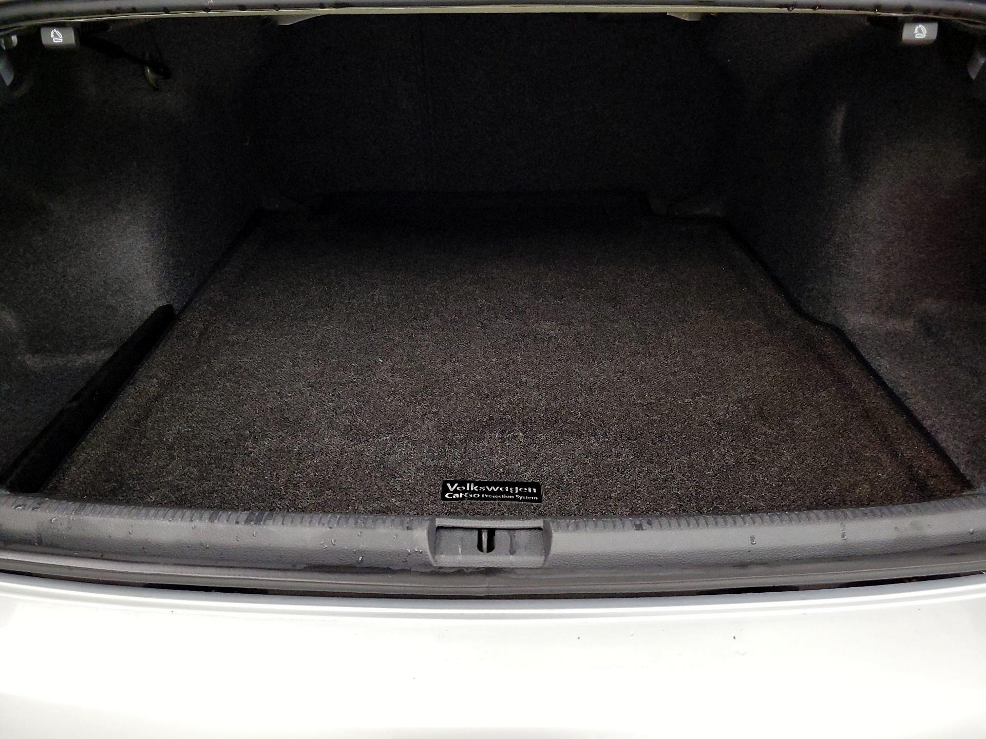 Thumbnail: 2015 Volkswagen Passat - 20