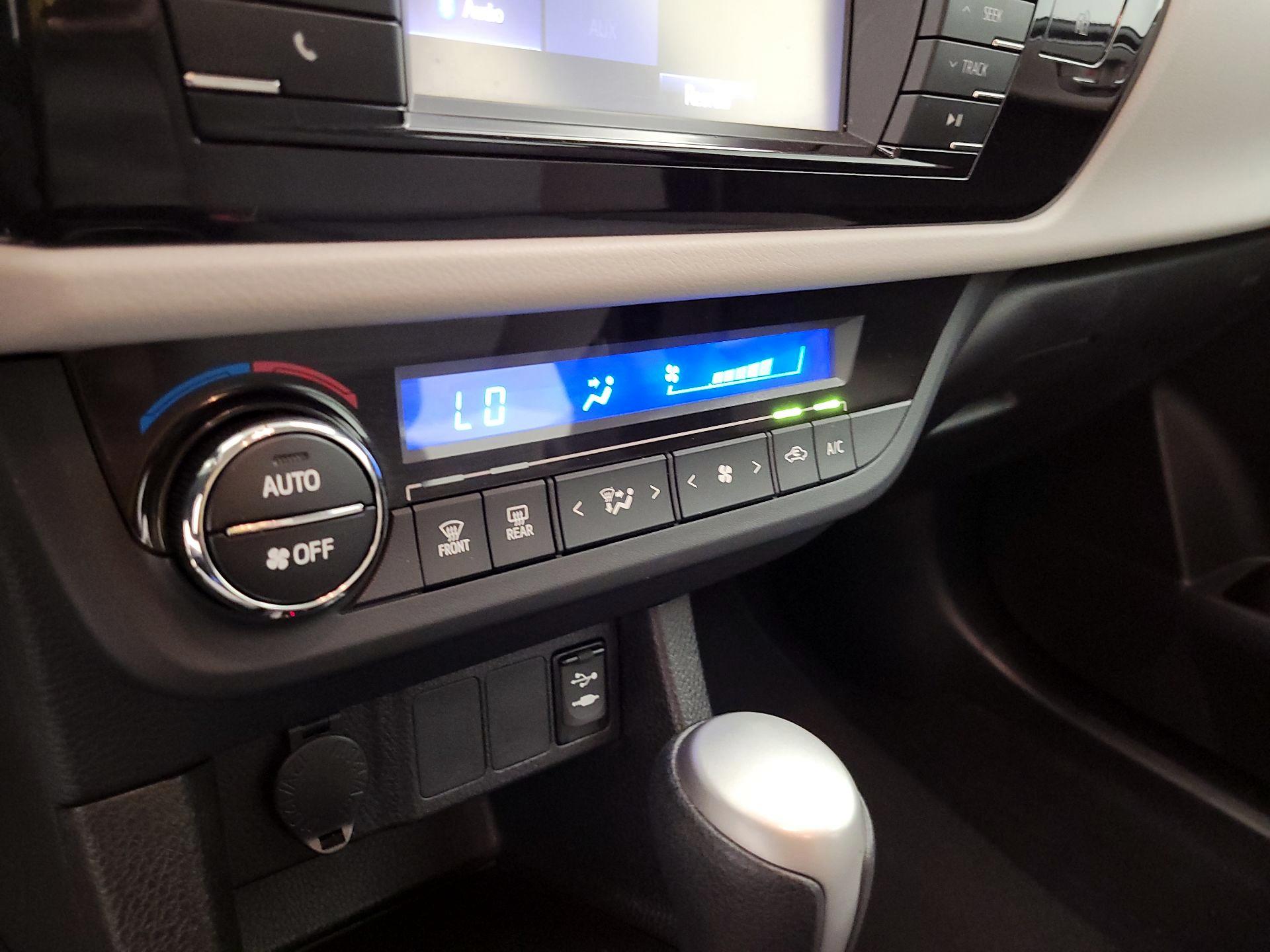 Thumbnail: 2016 Toyota Corolla - 15