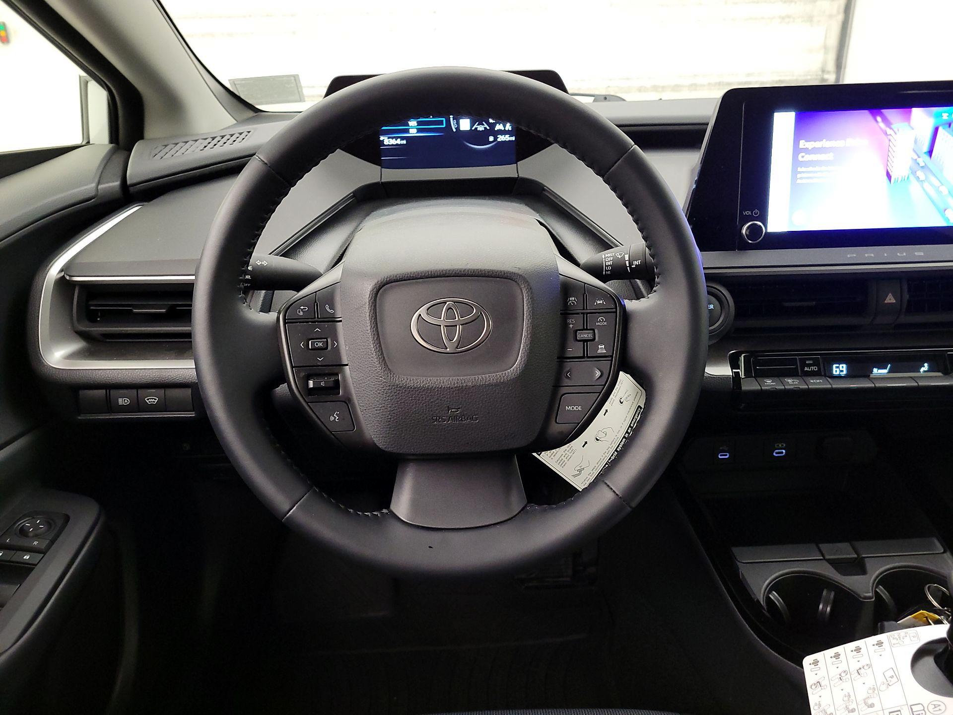 Thumbnail: 2024 Toyota Prius - 10