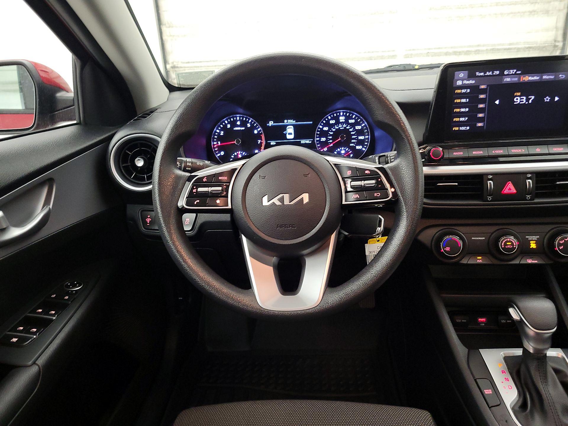 Thumbnail: 2023 Kia Forte - 10