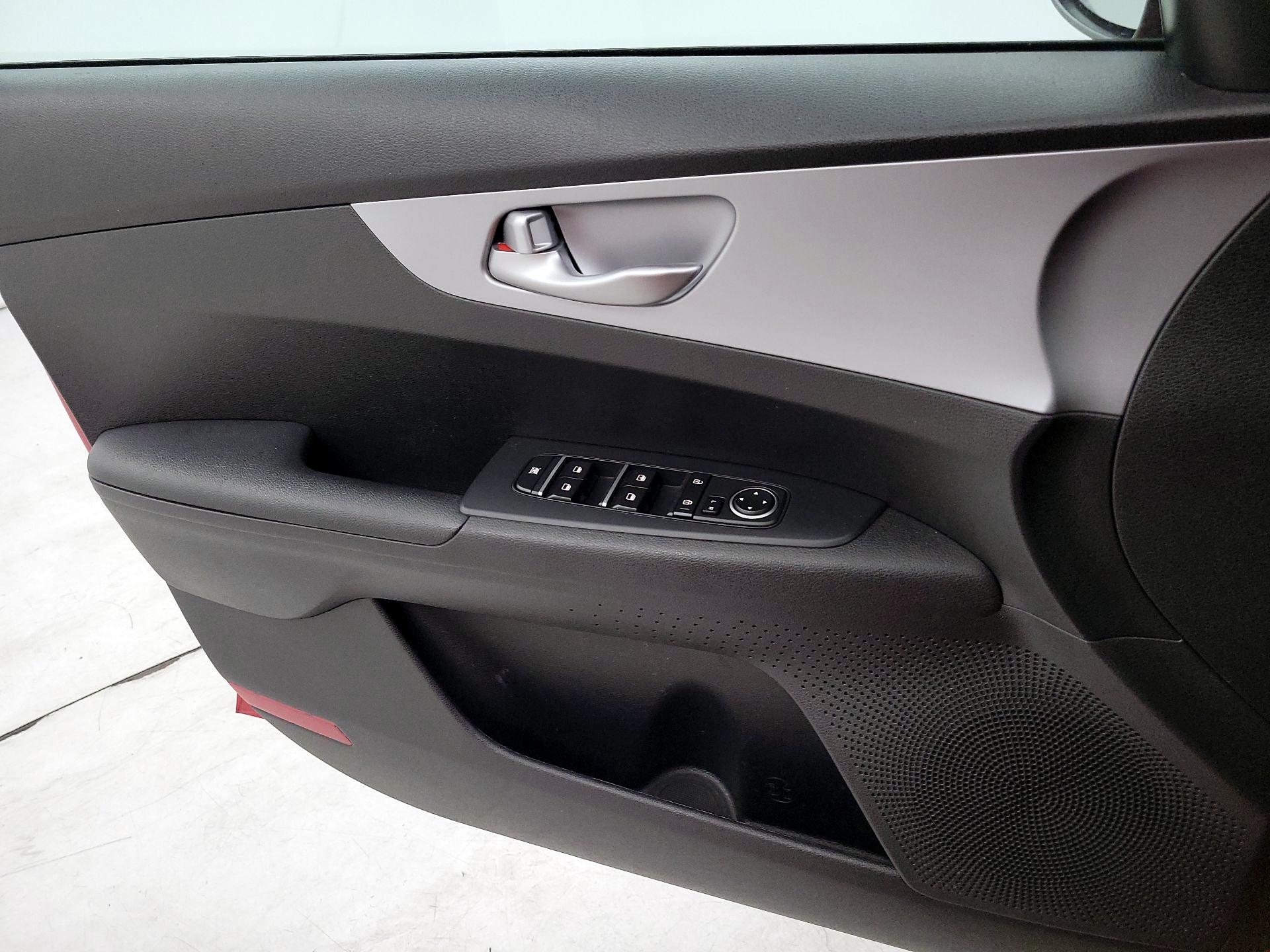 Thumbnail: 2023 Kia Forte - 12