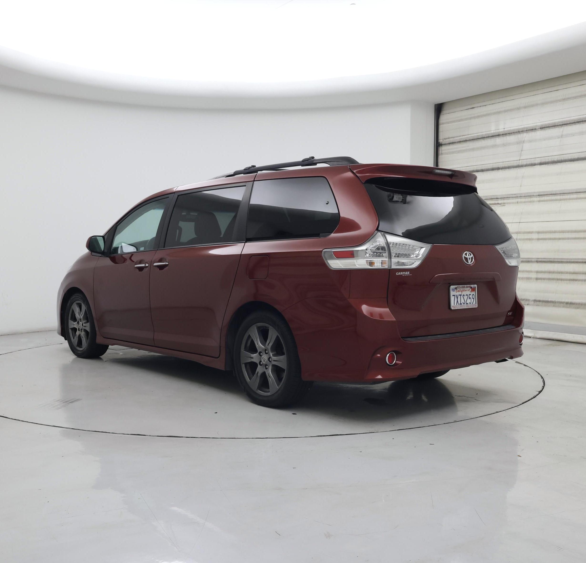 Thumbnail: 2017 Toyota Sienna - 2