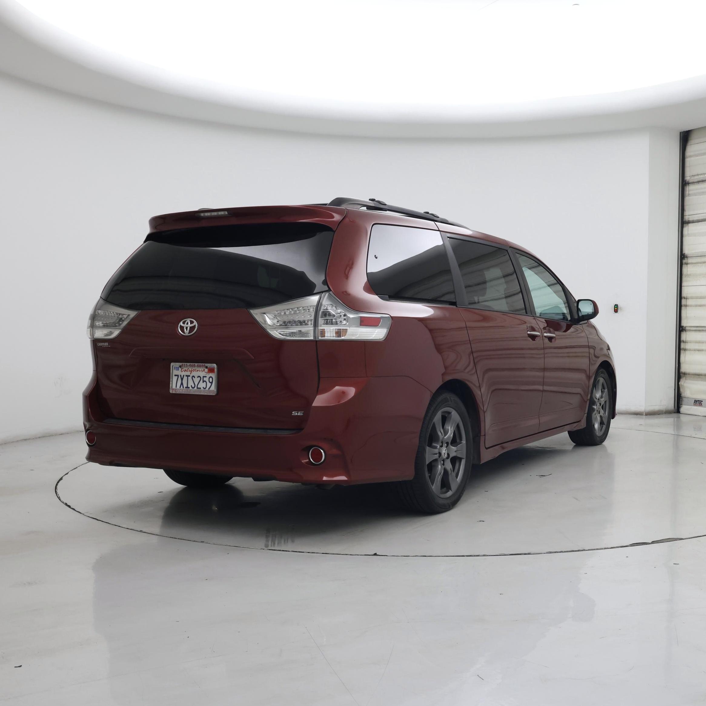 Thumbnail: 2017 Toyota Sienna - 8