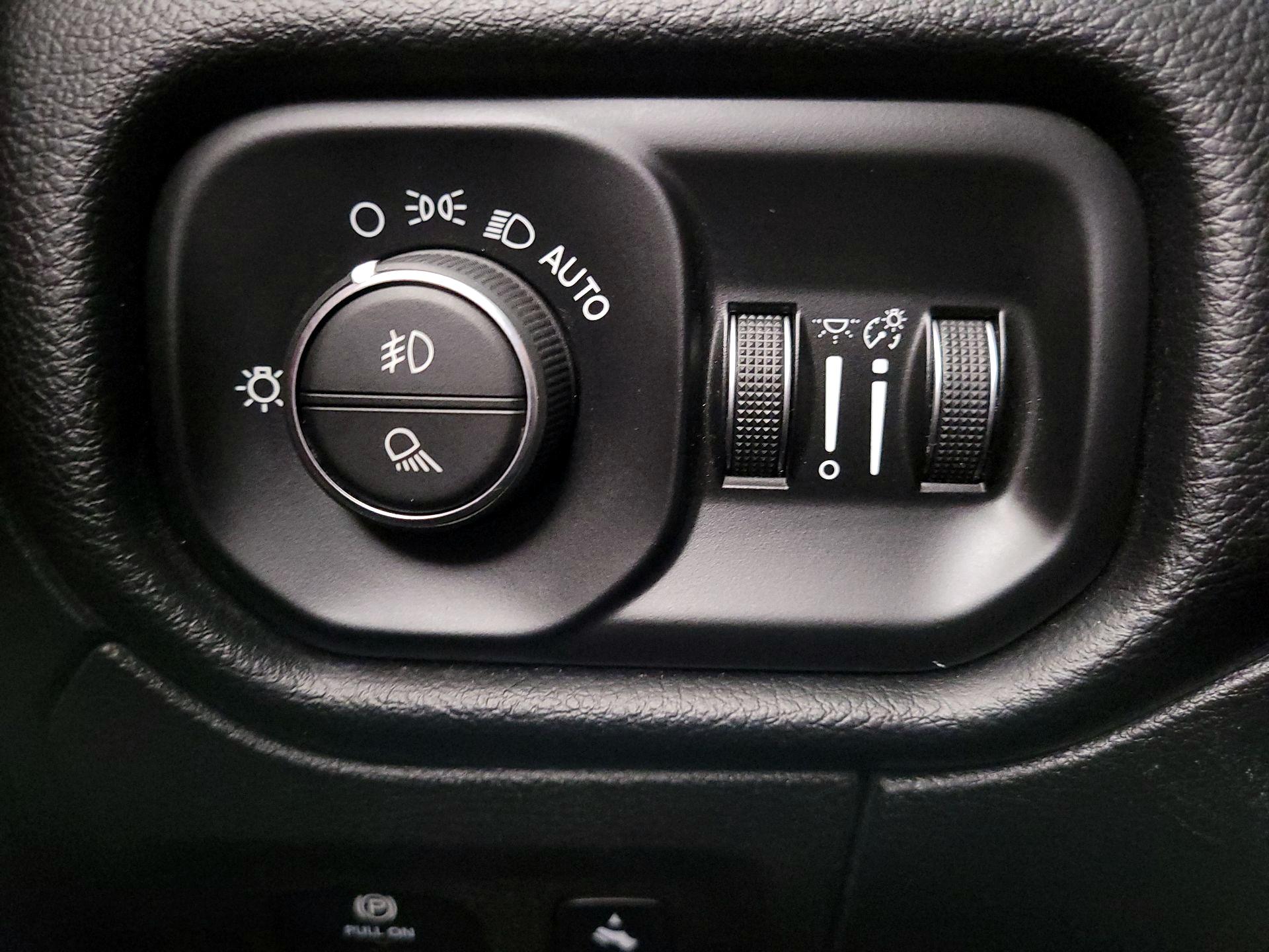 Thumbnail: 2019 RAM 1500 - 13