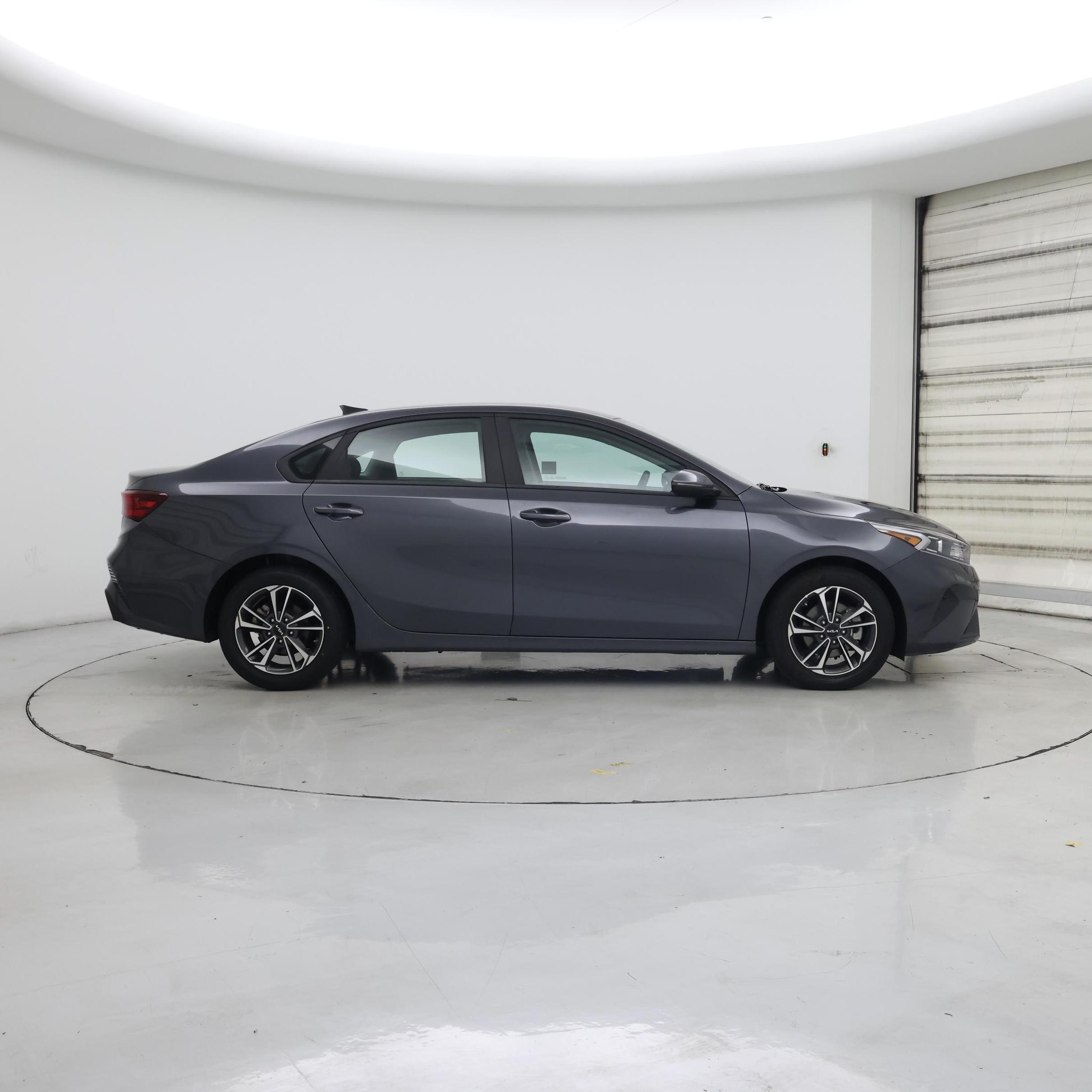 Thumbnail: 2023 Kia Forte - 7