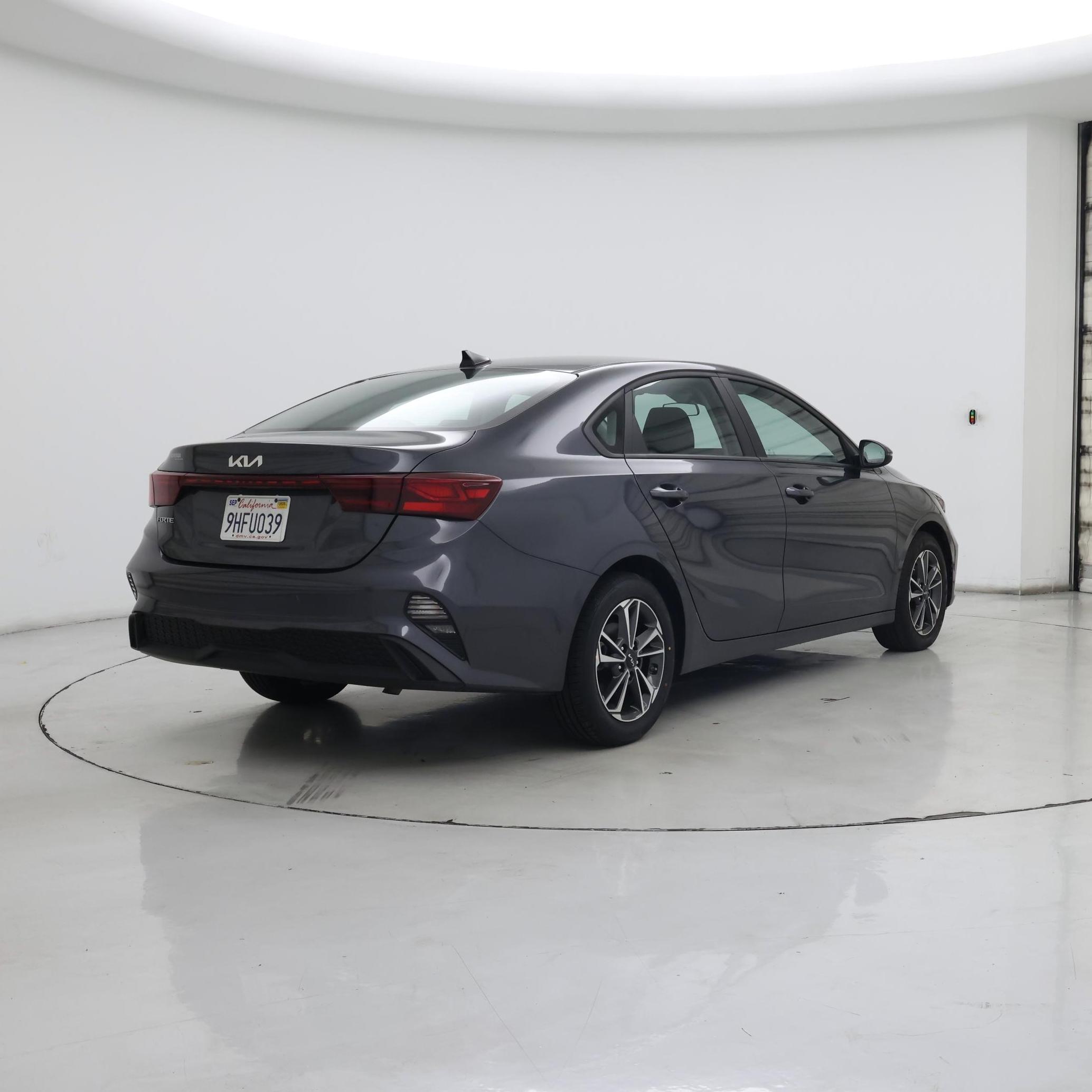 Thumbnail: 2023 Kia Forte - 8