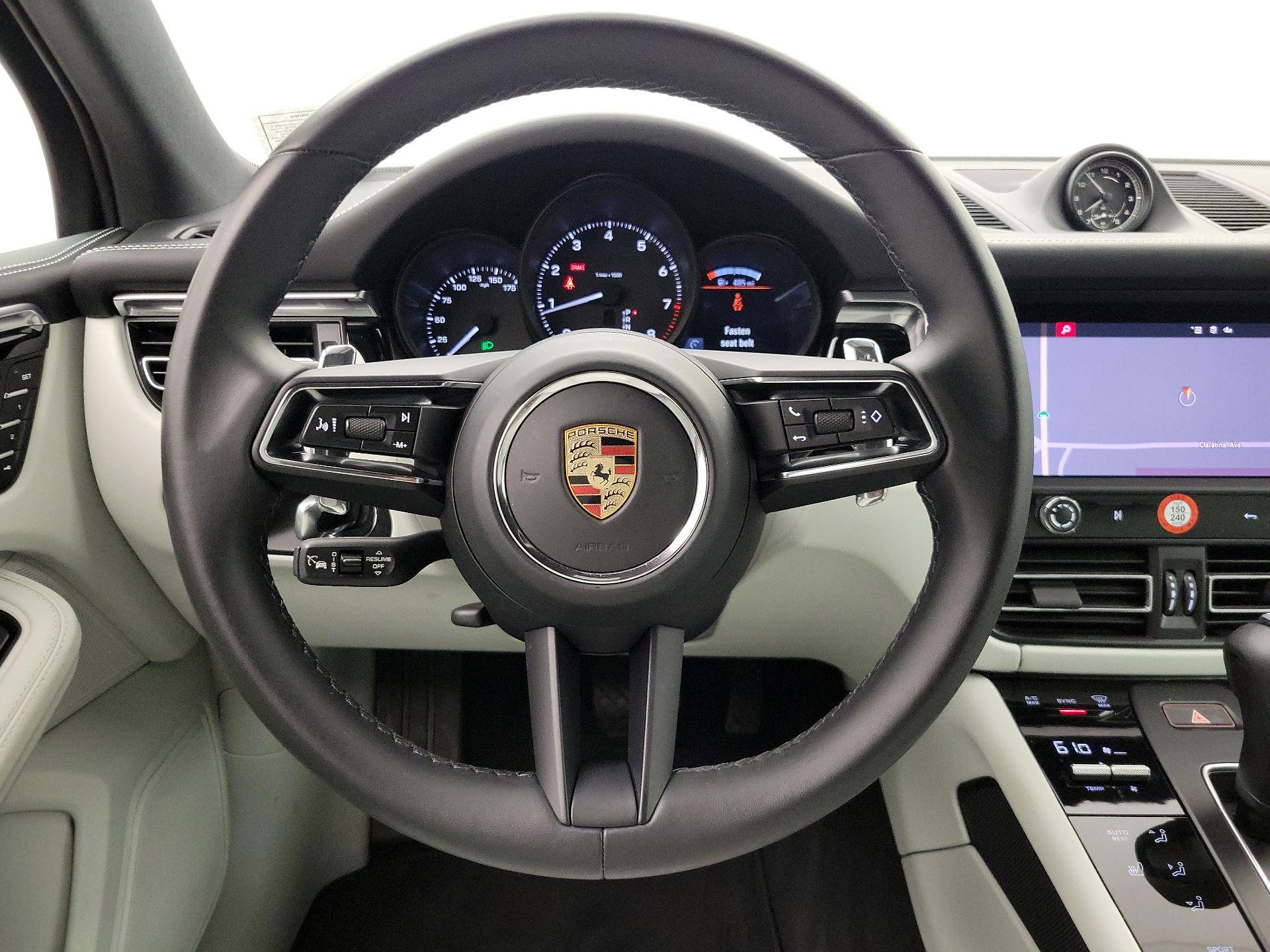 Thumbnail: 2023 Porsche Macan - 10