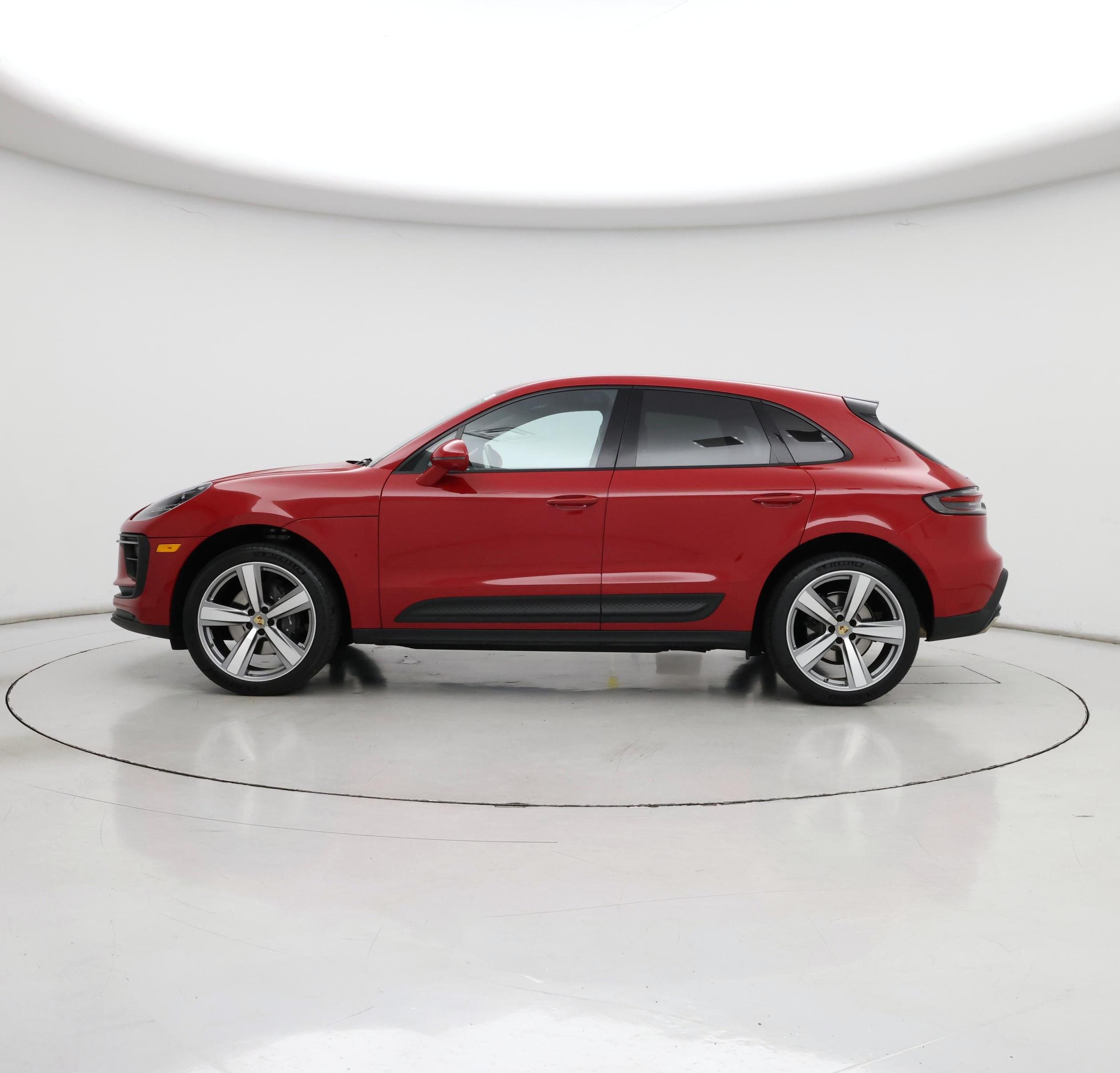 Thumbnail: 2023 Porsche Macan - 3