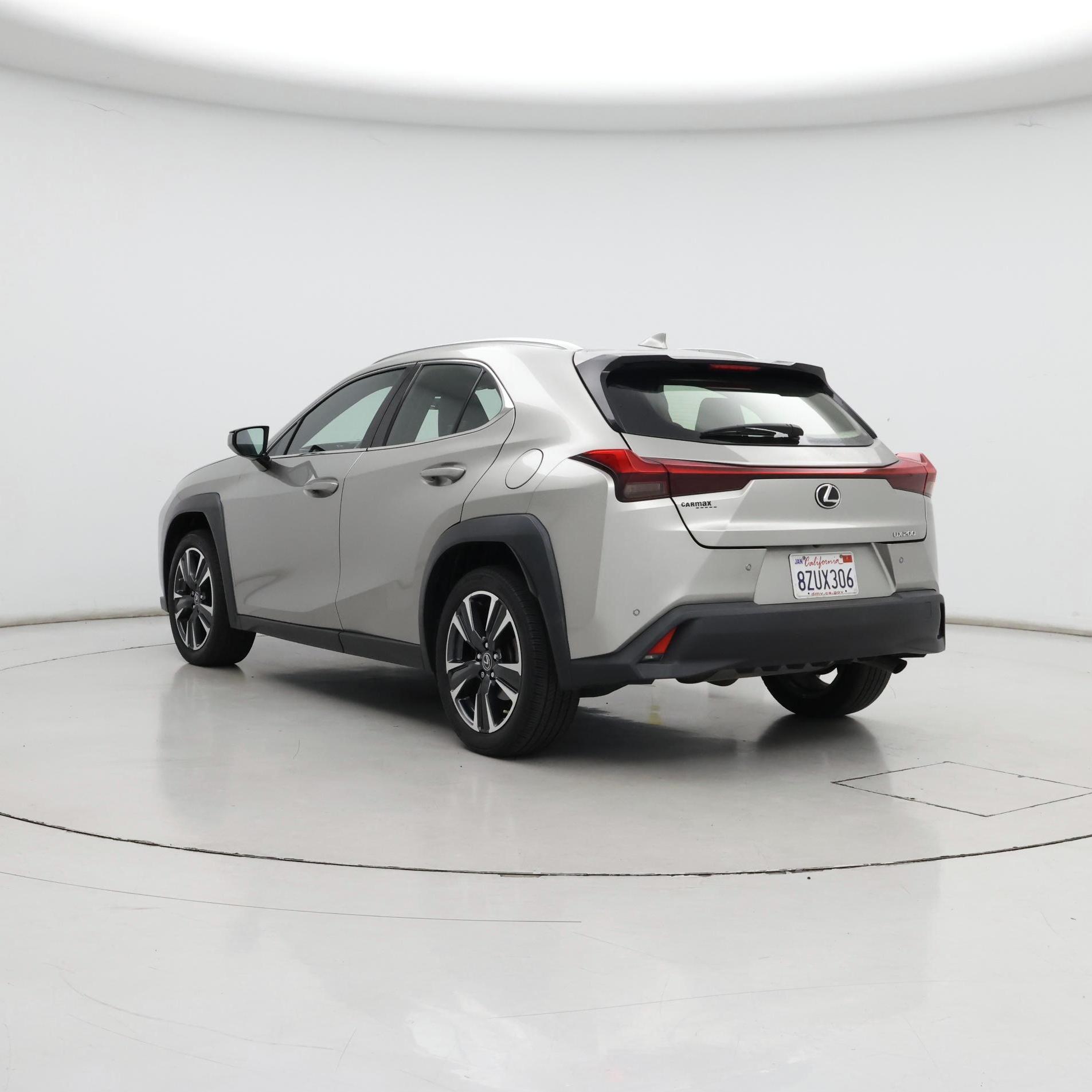 Thumbnail: 2022 Lexus UX - 2