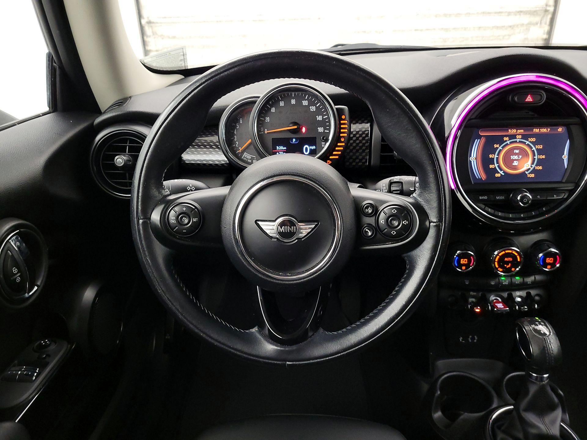 Thumbnail: 2017 MINI Cooper Hardtop - 10