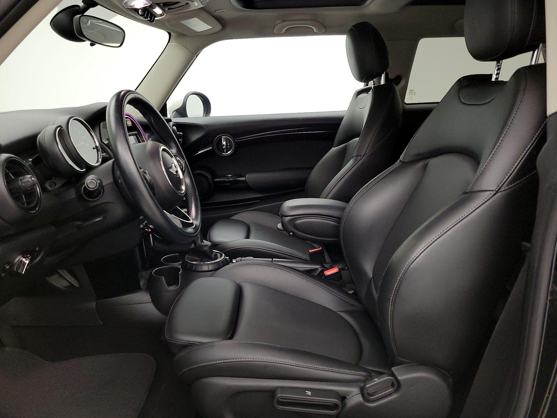 Thumbnail: 2017 MINI Cooper Hardtop - 11