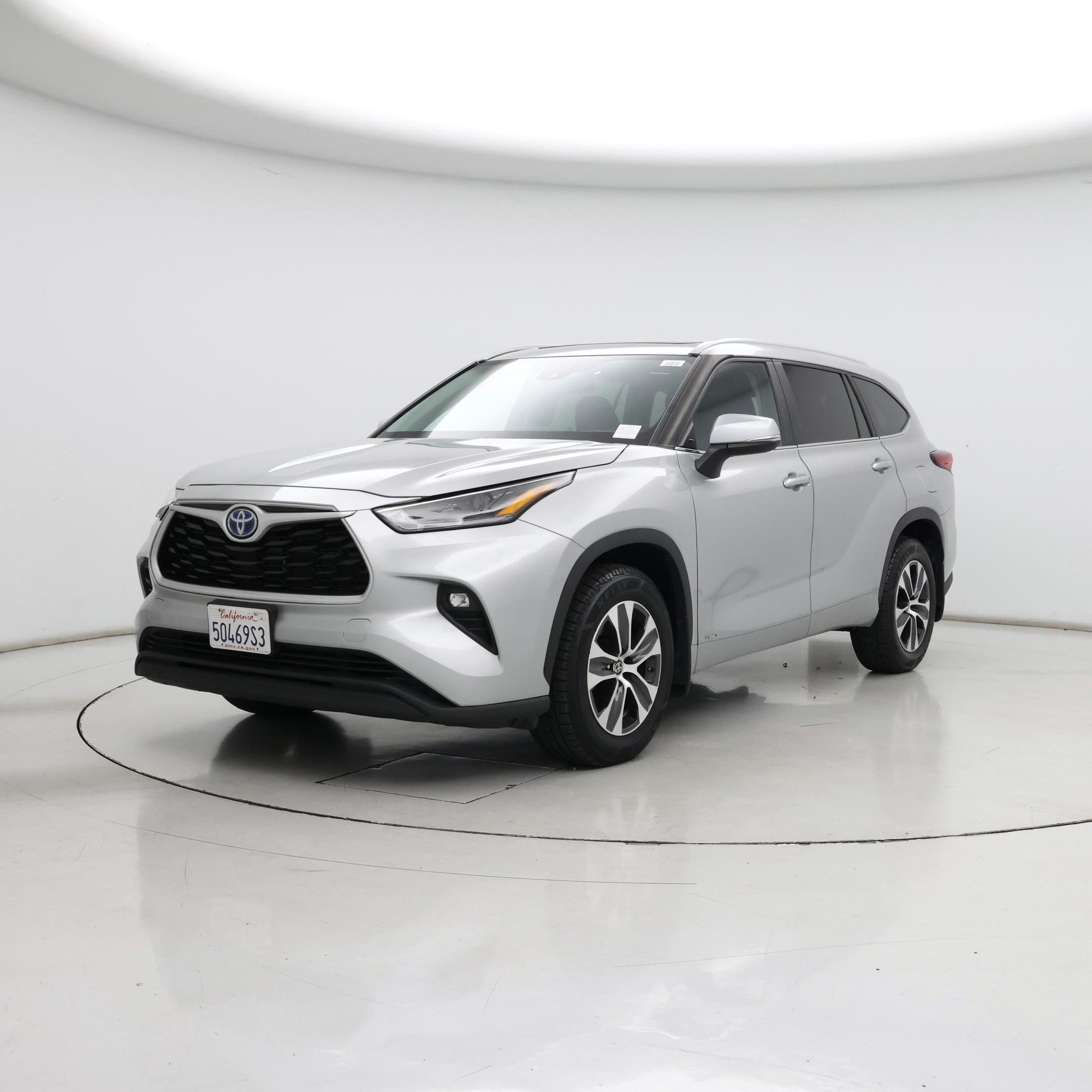 Thumbnail: 2023 Toyota Highlander - 4