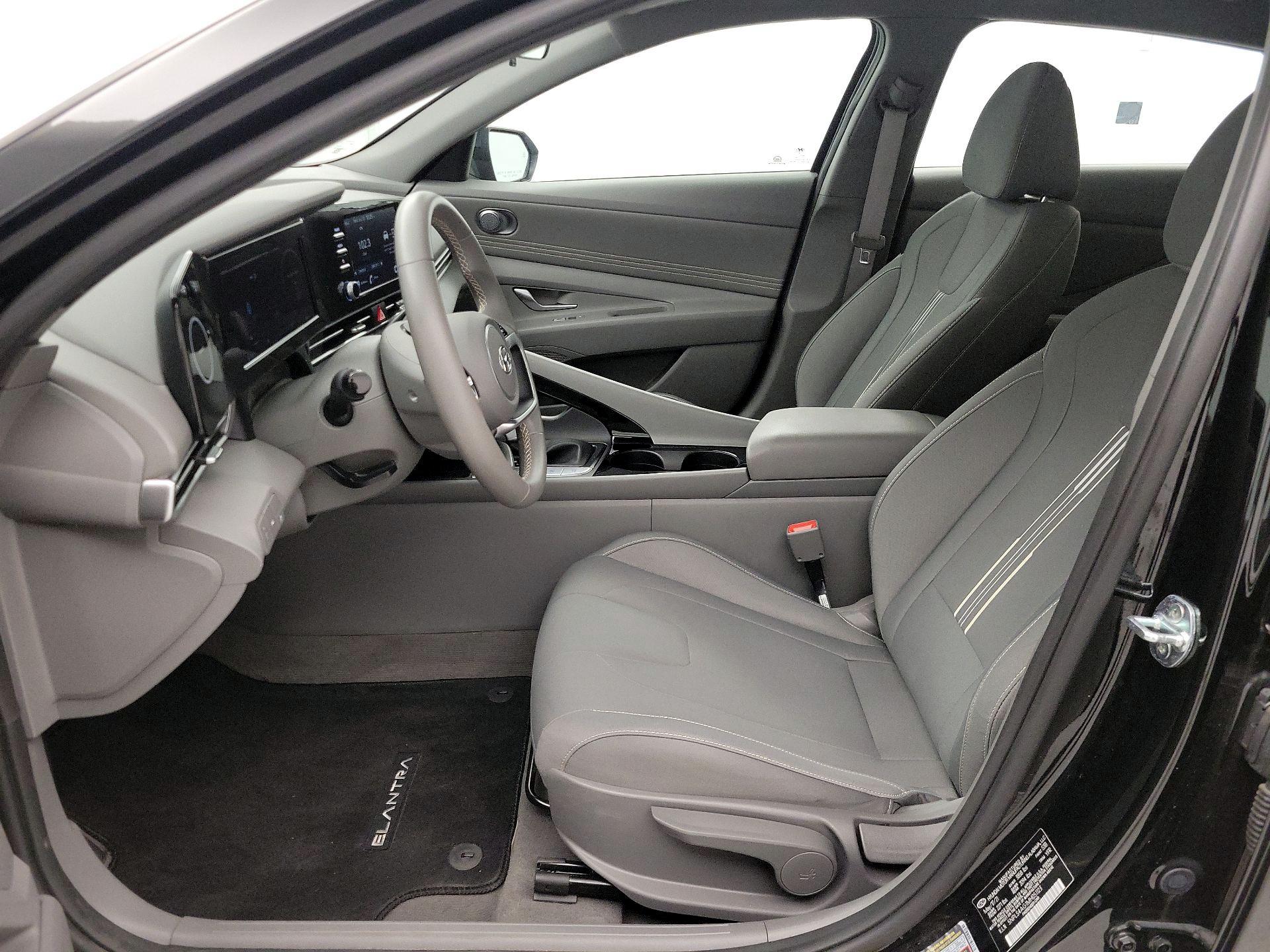 Thumbnail: 2021 Hyundai Elantra - 11
