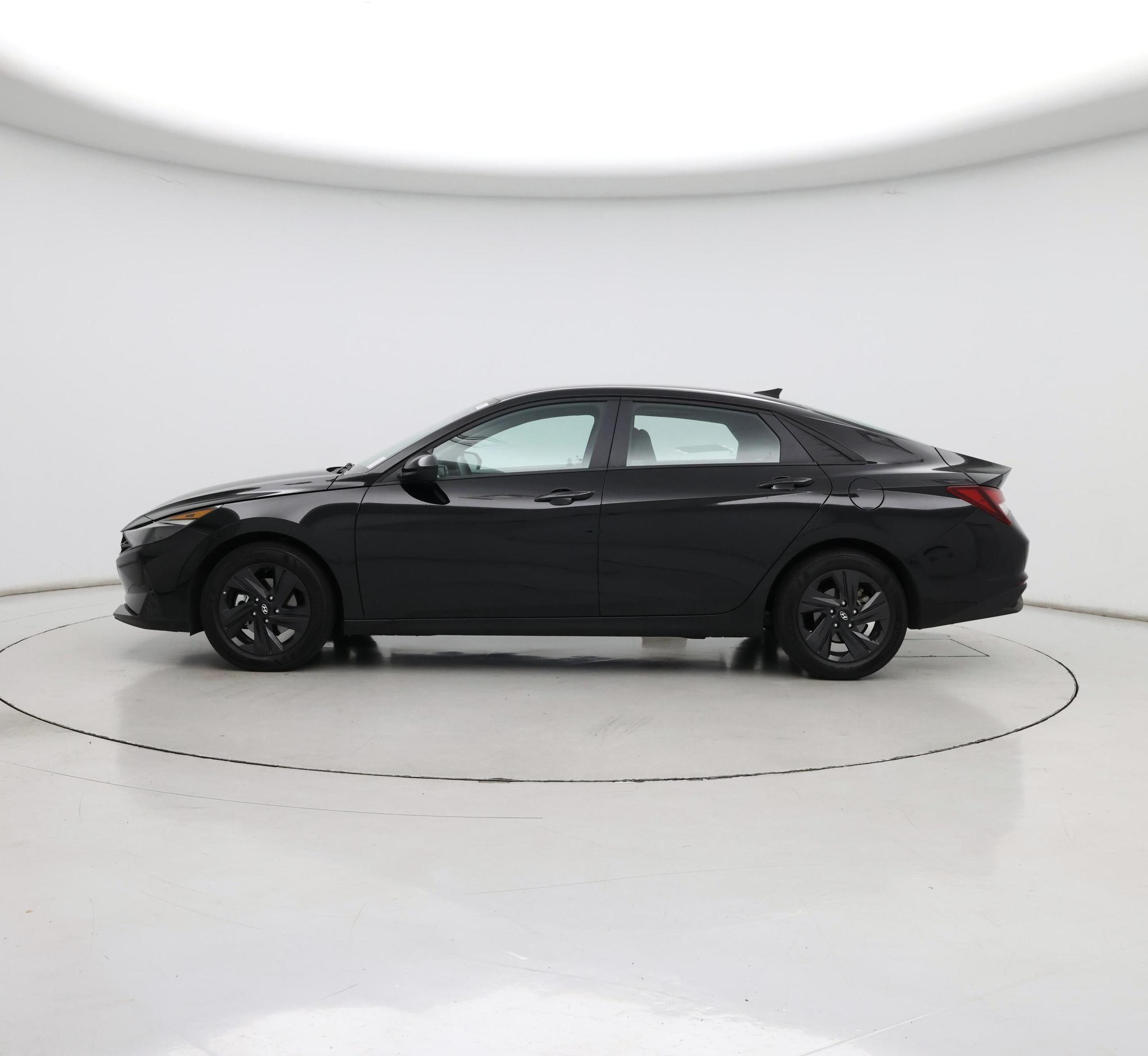 Thumbnail: 2021 Hyundai Elantra - 3